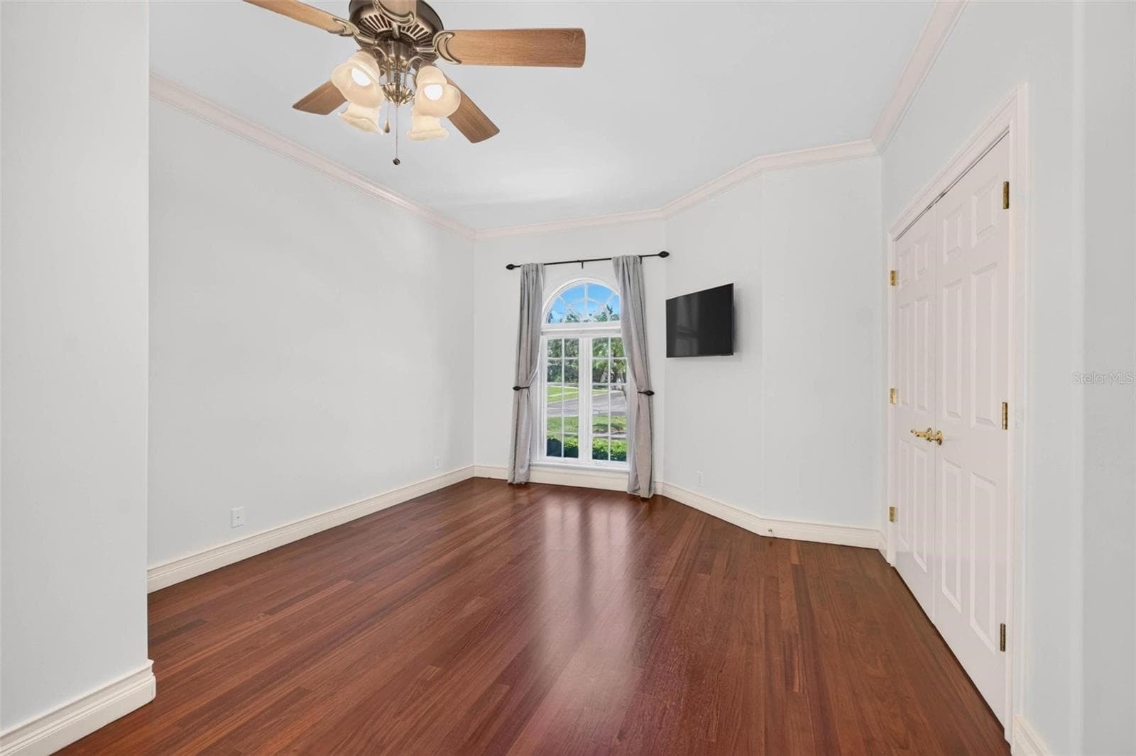 1st Floor Primary Suite - 1100 TORTUGA CIR NE, ST PETERSBURG