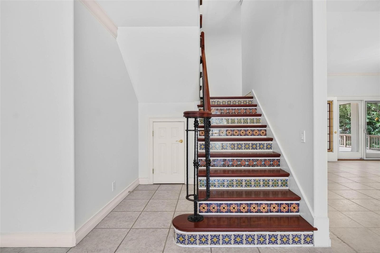 Single Family Residence at 1100 TORTUGA CIR NE, ST PETERSBURG, photo 33 of 67