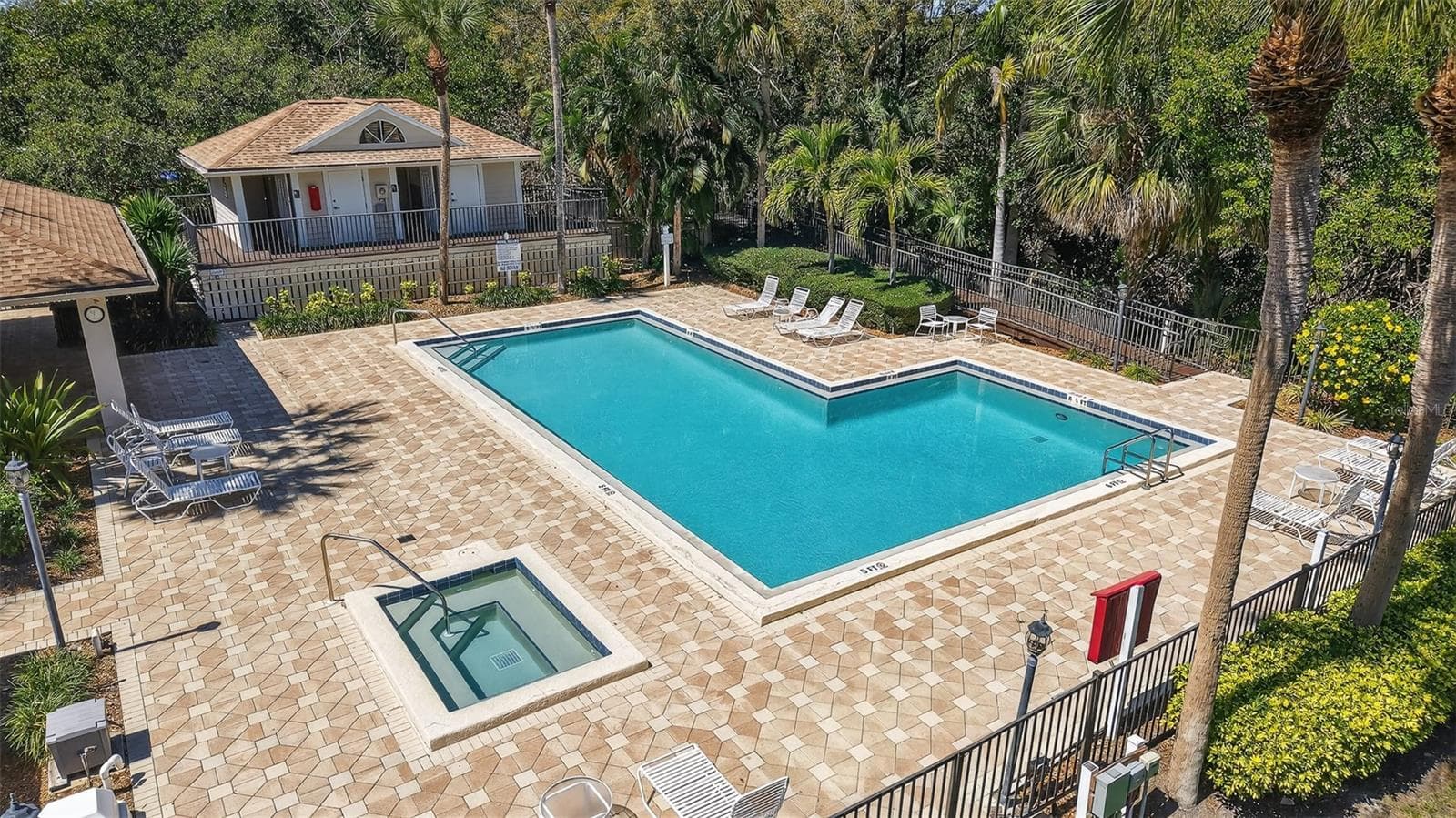 Community Pool - 1100 TORTUGA CIR NE, ST PETERSBURG