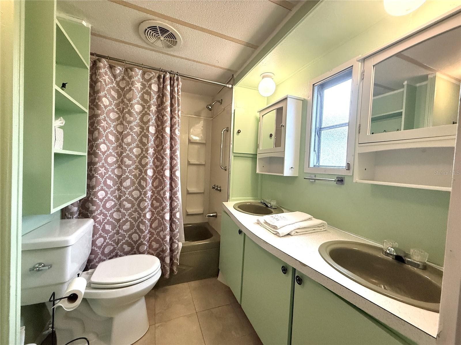 Mobile Home at 116 W SAINT JOHNS WAY, APOLLO BEACH, photo 12 of 24