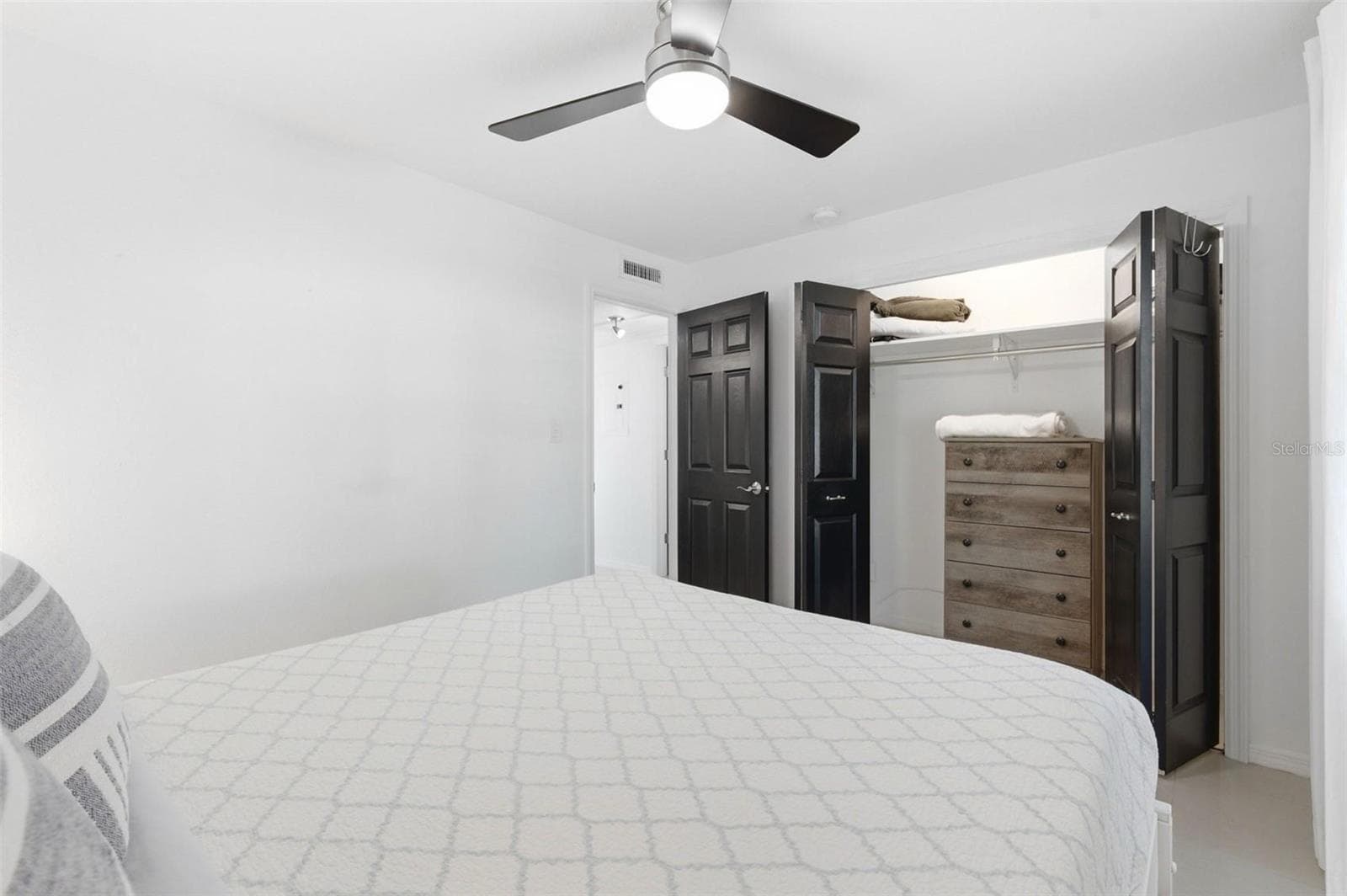 Condominium at 5280 COQUINA KEY DR SE #A, ST PETERSBURG, photo 25 of 78