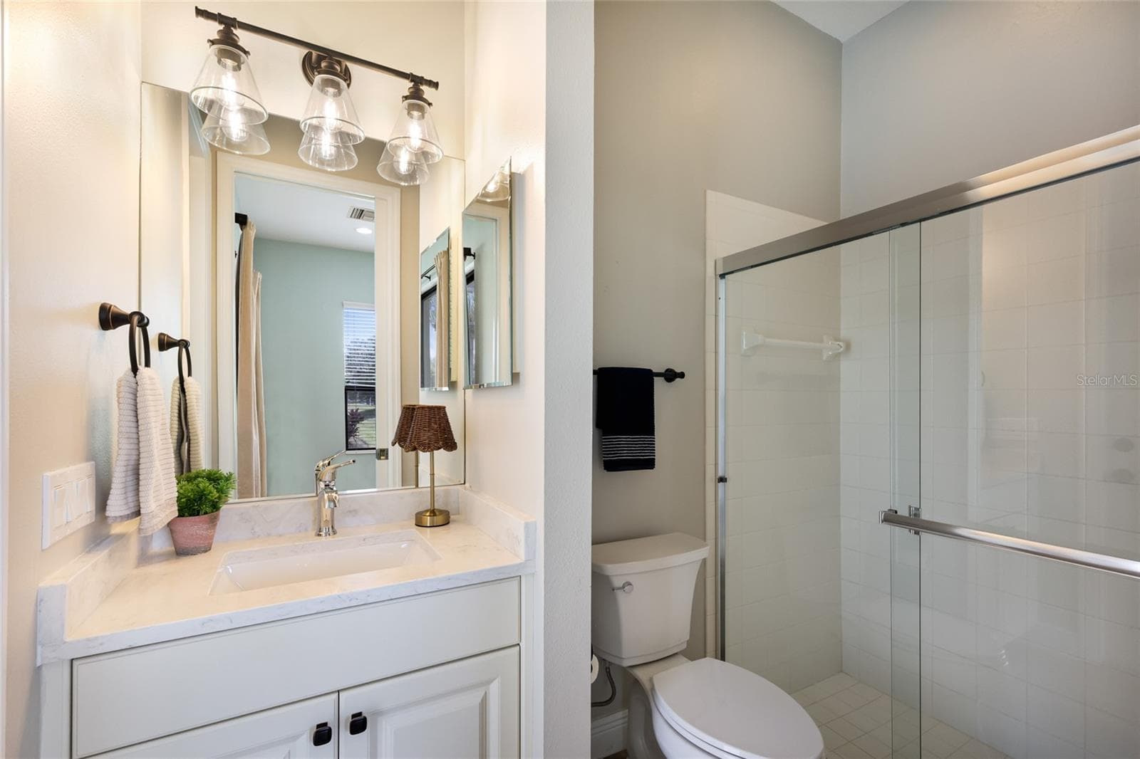 Guest bath 3 in den/doubles as a pool bath - 13994 SIENA LOOP, LAKEWOOD RANCH