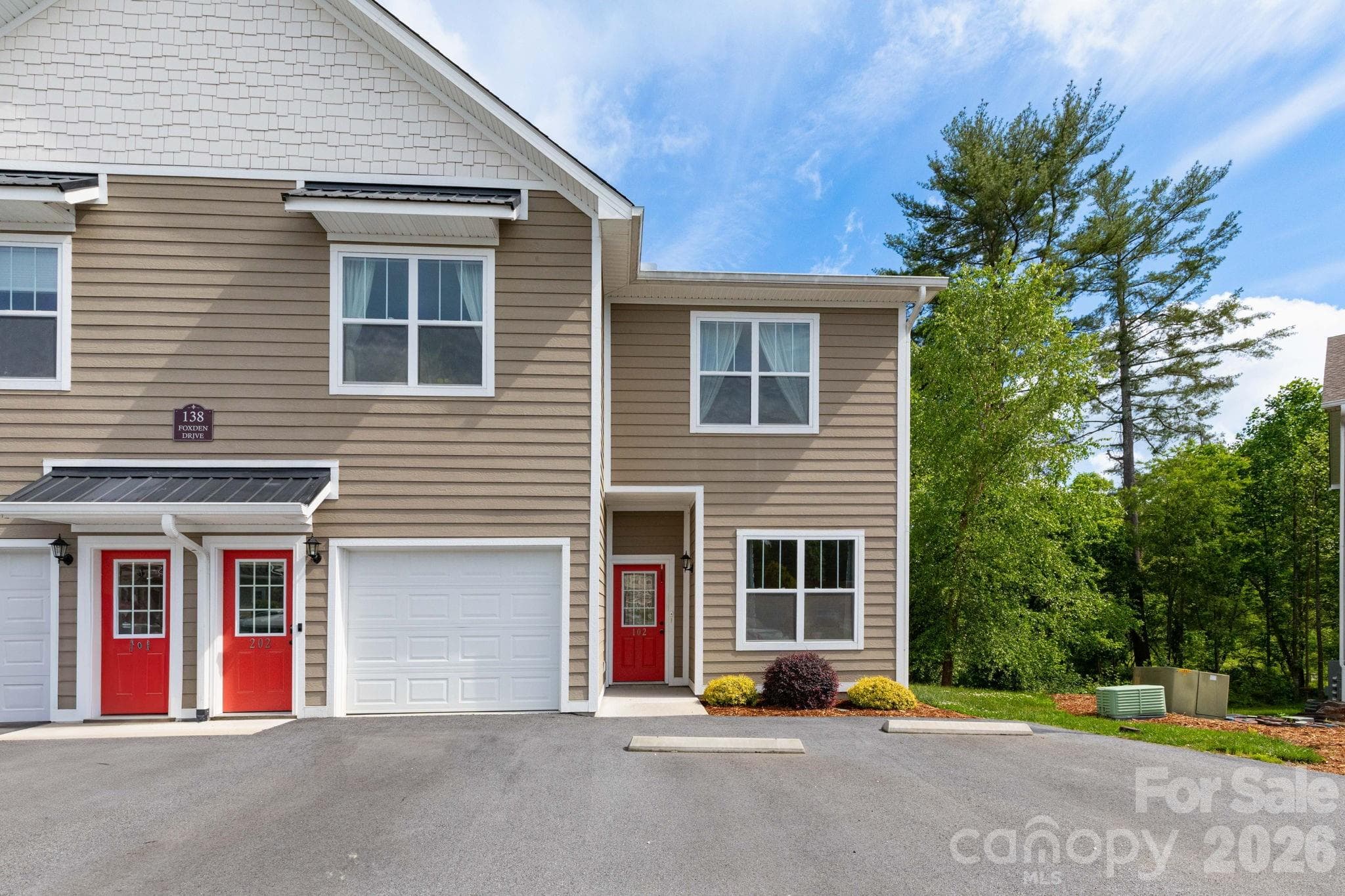 Condominium at 138 Foxden Drive, Fletcher