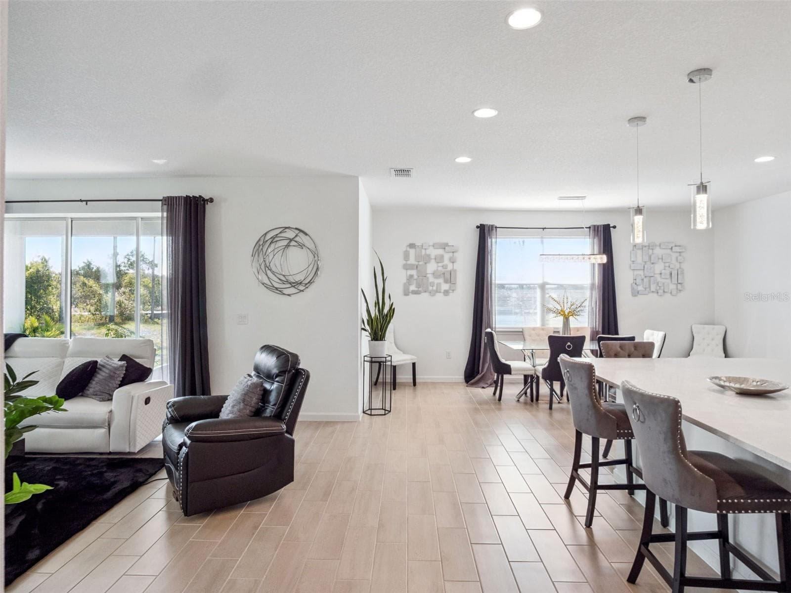 kitchen, dining rm, family rm - 591 VIA BELLA CT, HOWEY IN THE HILLS