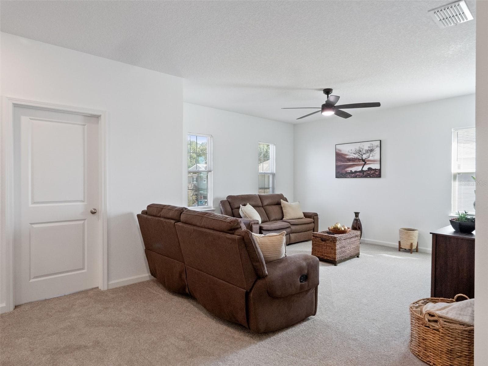 Loft/media/game/play area, 2nd floor - 591 VIA BELLA CT, HOWEY IN THE HILLS