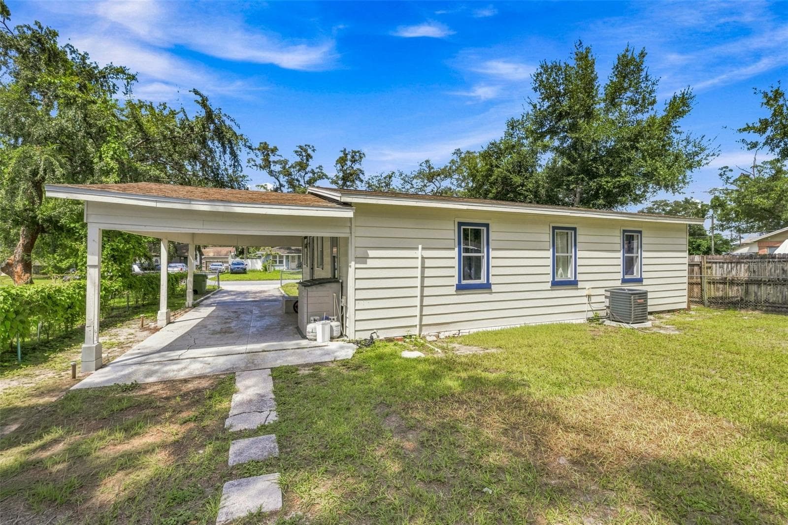 Single Family Residence at 807 E ORCHID AVE, TAMPA, photo 25 of 27
