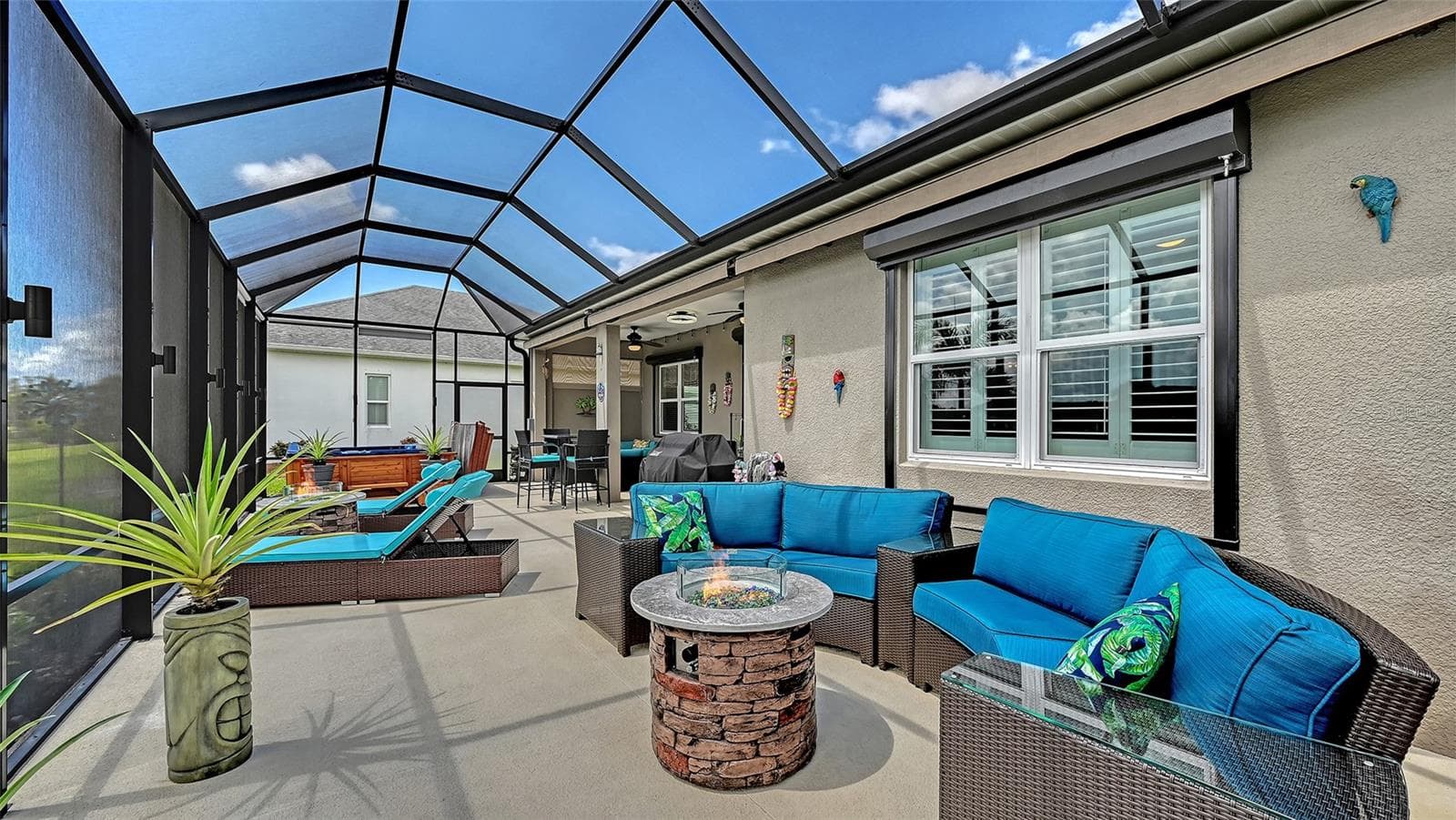 Outdoor living room - 13667 OLD CREEK CT, PARRISH