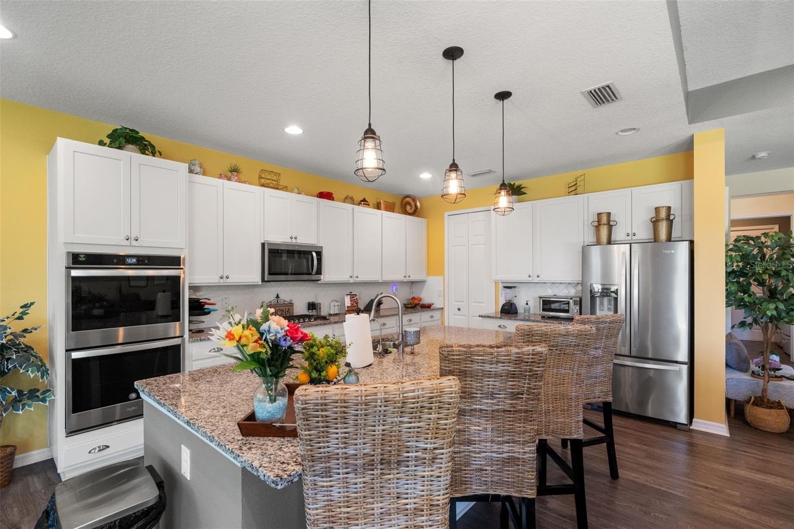 Single Family Residence at 19620 LONESOME PINE DR, LAND O LAKES, photo 2 of 74