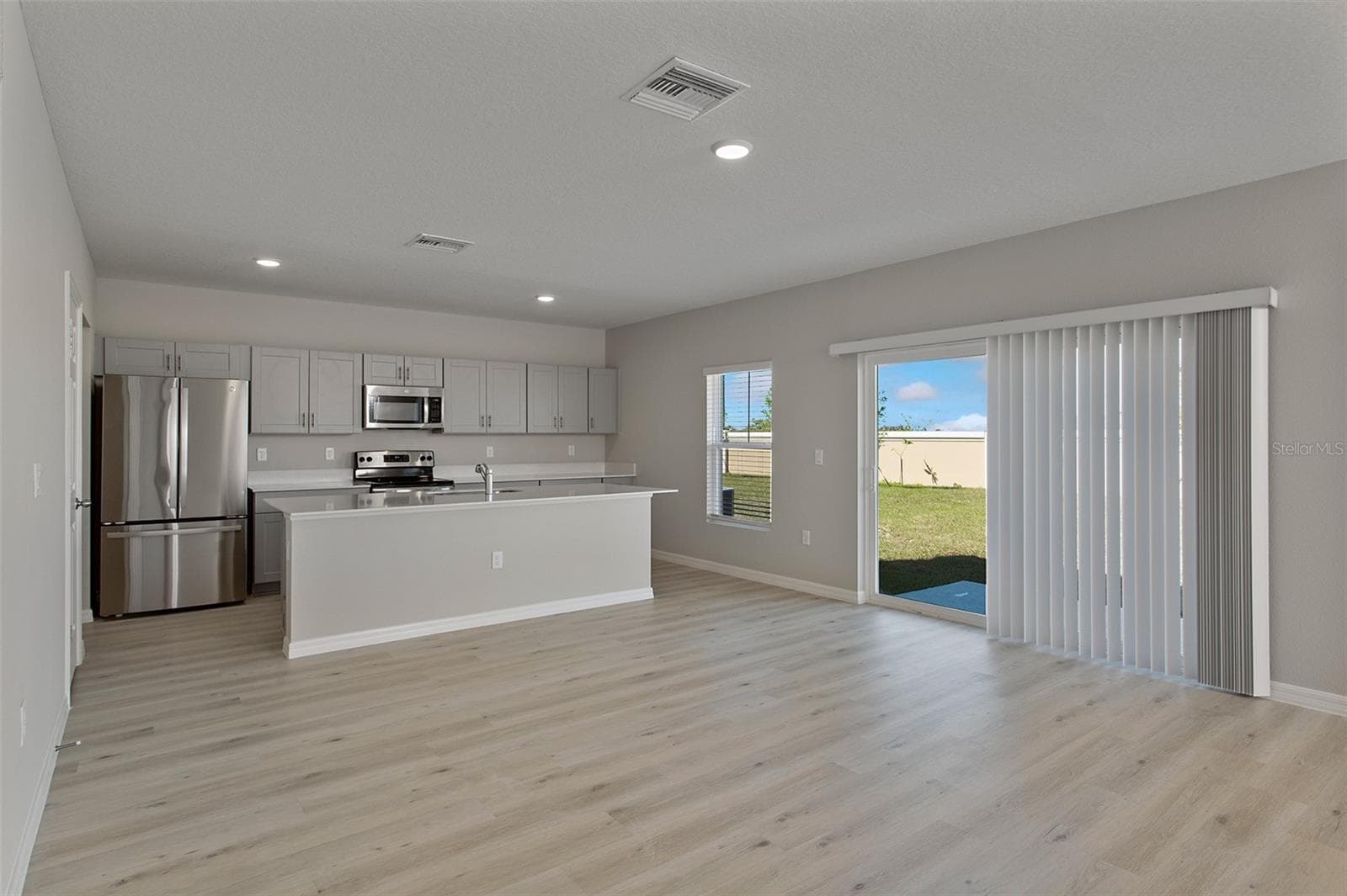 Single Family Residence at 36675 THORNHEDGE DR, ZEPHYRHILLS, photo 3 of 31