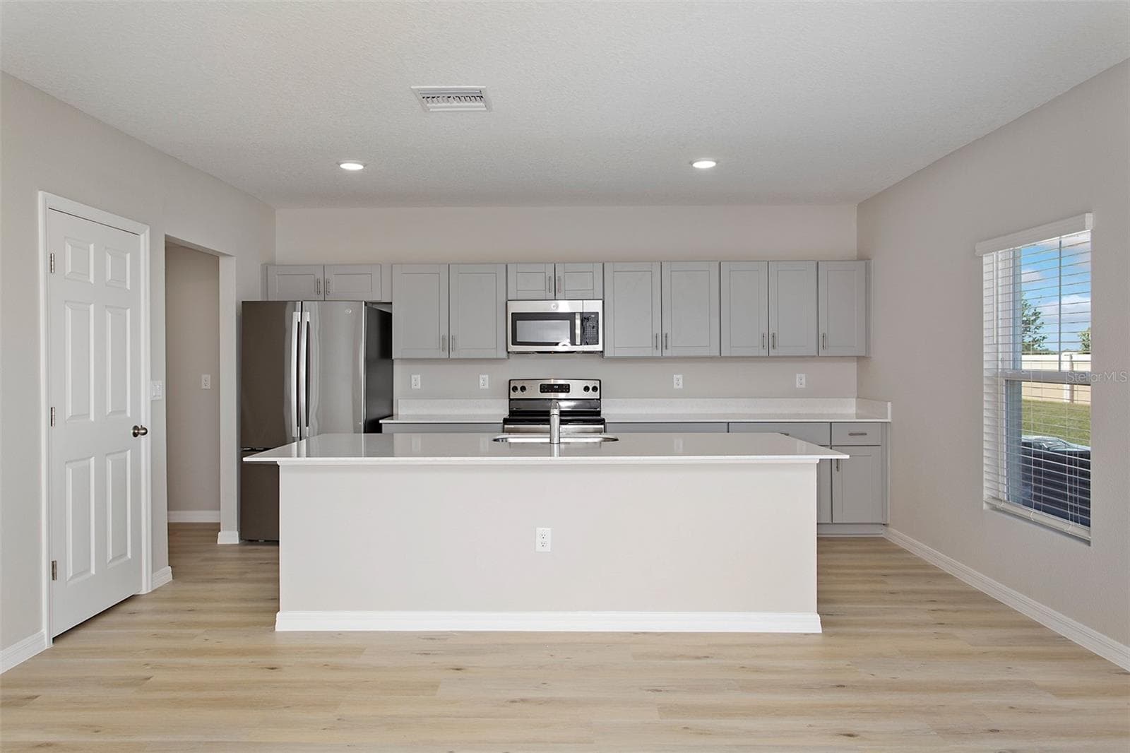 Single Family Residence at 36675 THORNHEDGE DR, ZEPHYRHILLS, photo 9 of 31