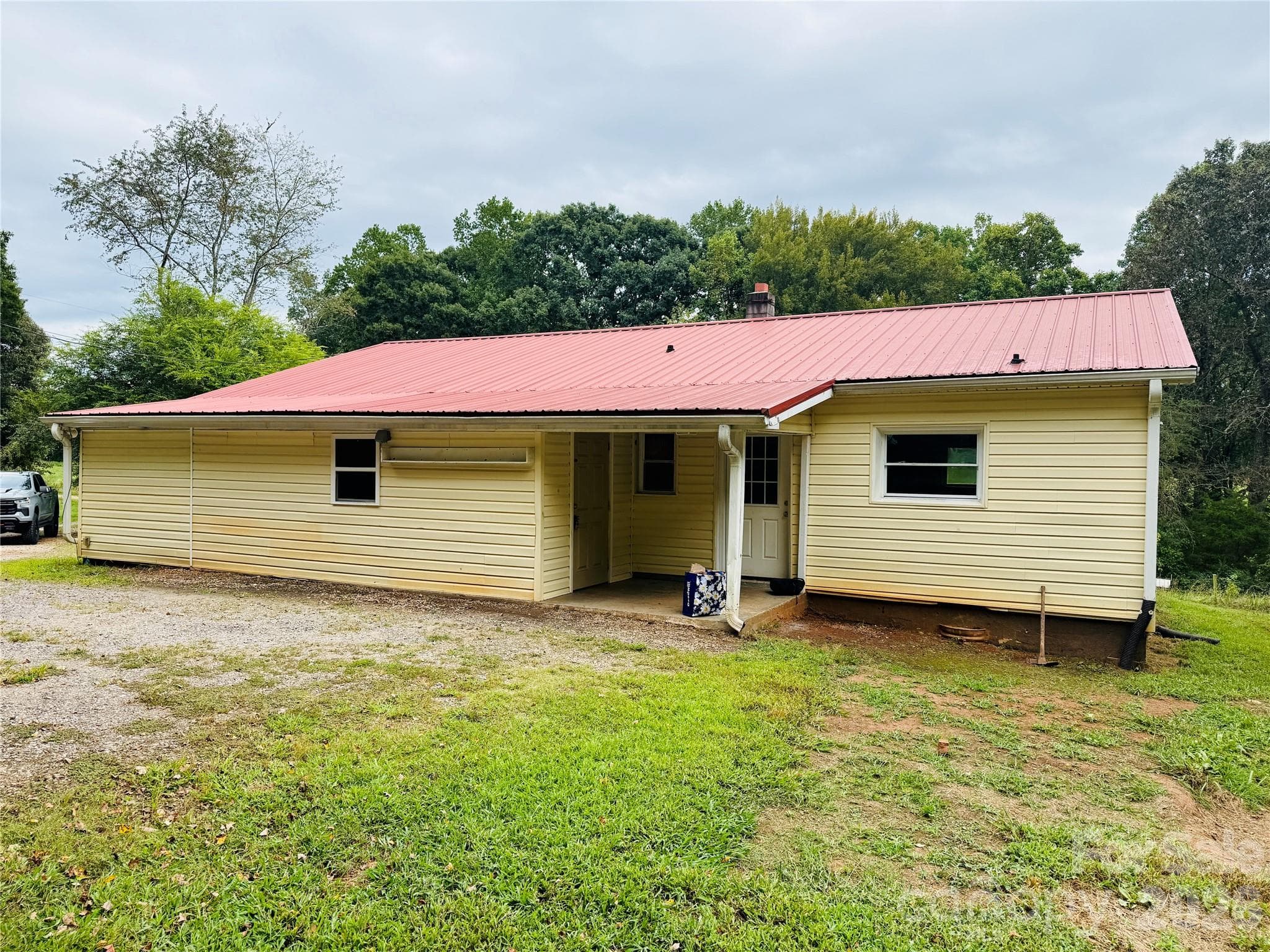 Single Family Residence at Statesville, photo 8 of 32