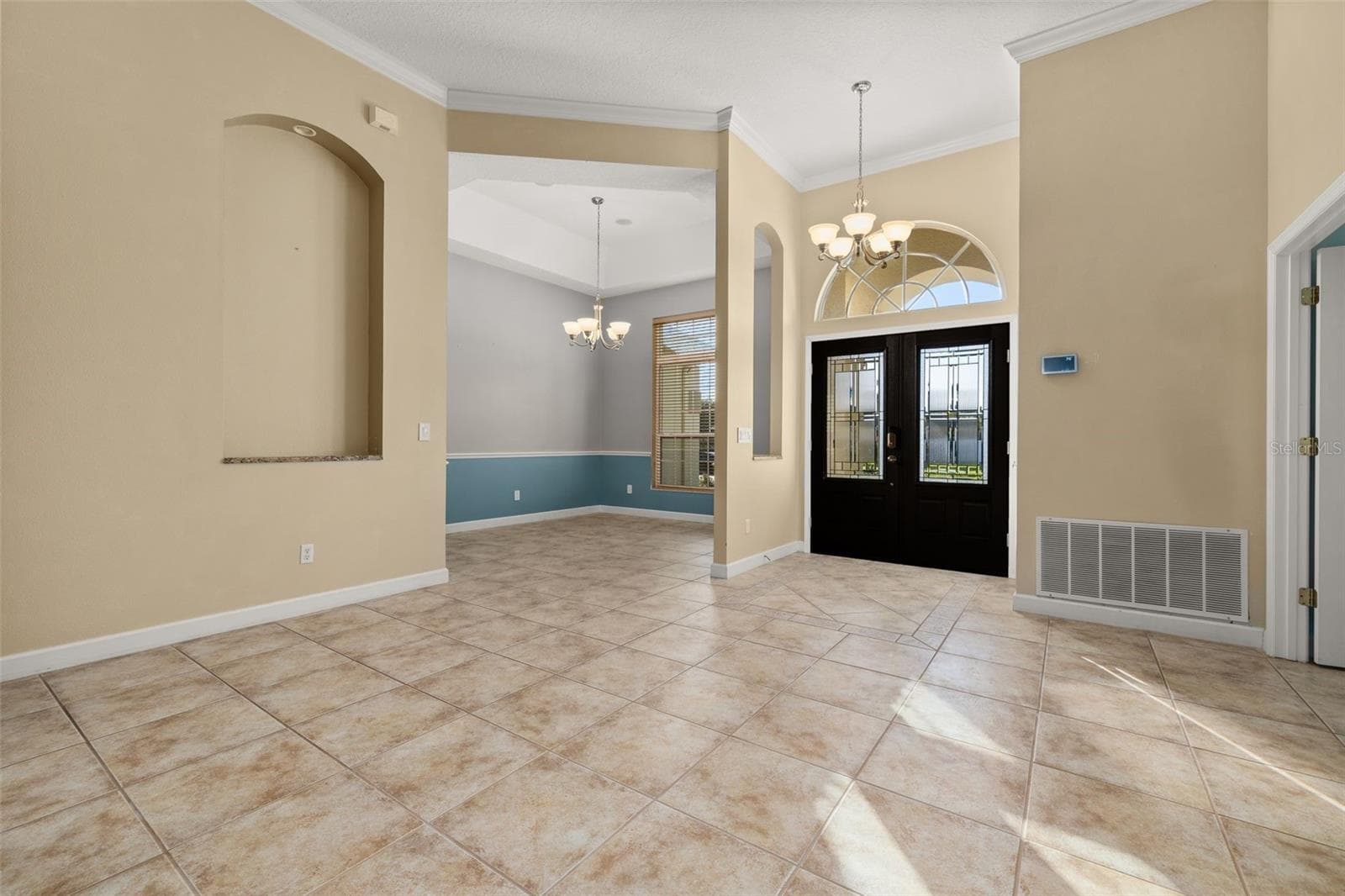 Builder-suggested formal living space - 2039 HARBOR COVE WAY, WINTER GARDEN