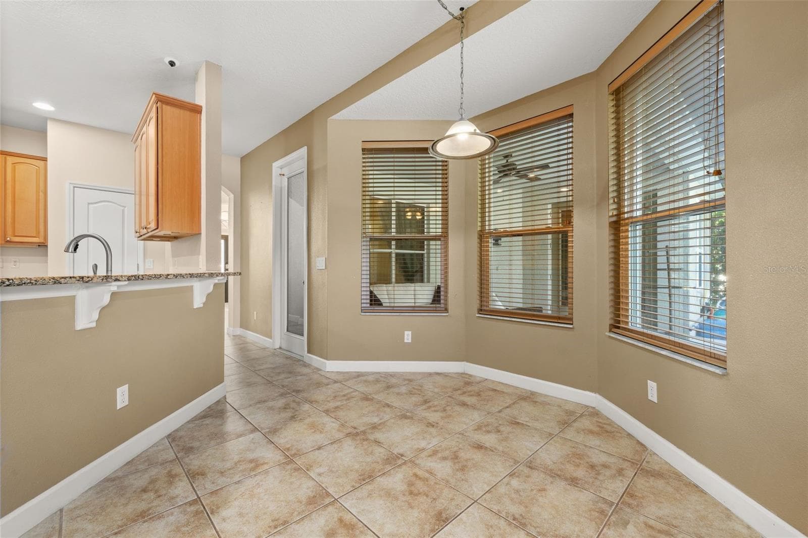 Bay windows - 2039 HARBOR COVE WAY, WINTER GARDEN