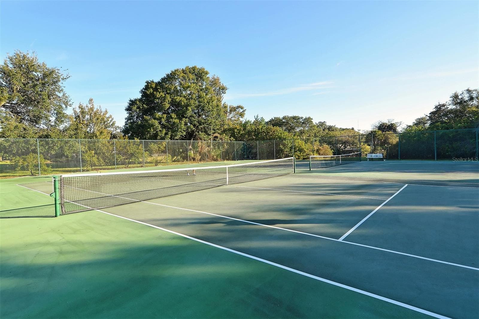 Tennis/pickleball - 666 WOODLAWN DR #666, BRADENTON