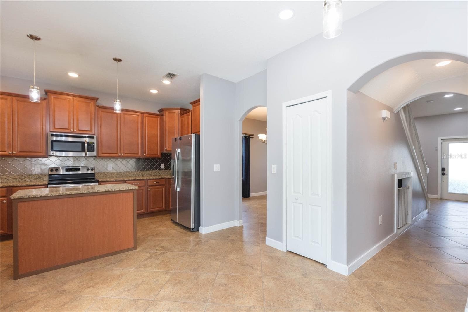 Single Family Residence at 11508 MANSFIELD POINT DR, RIVERVIEW, photo 18 of 47