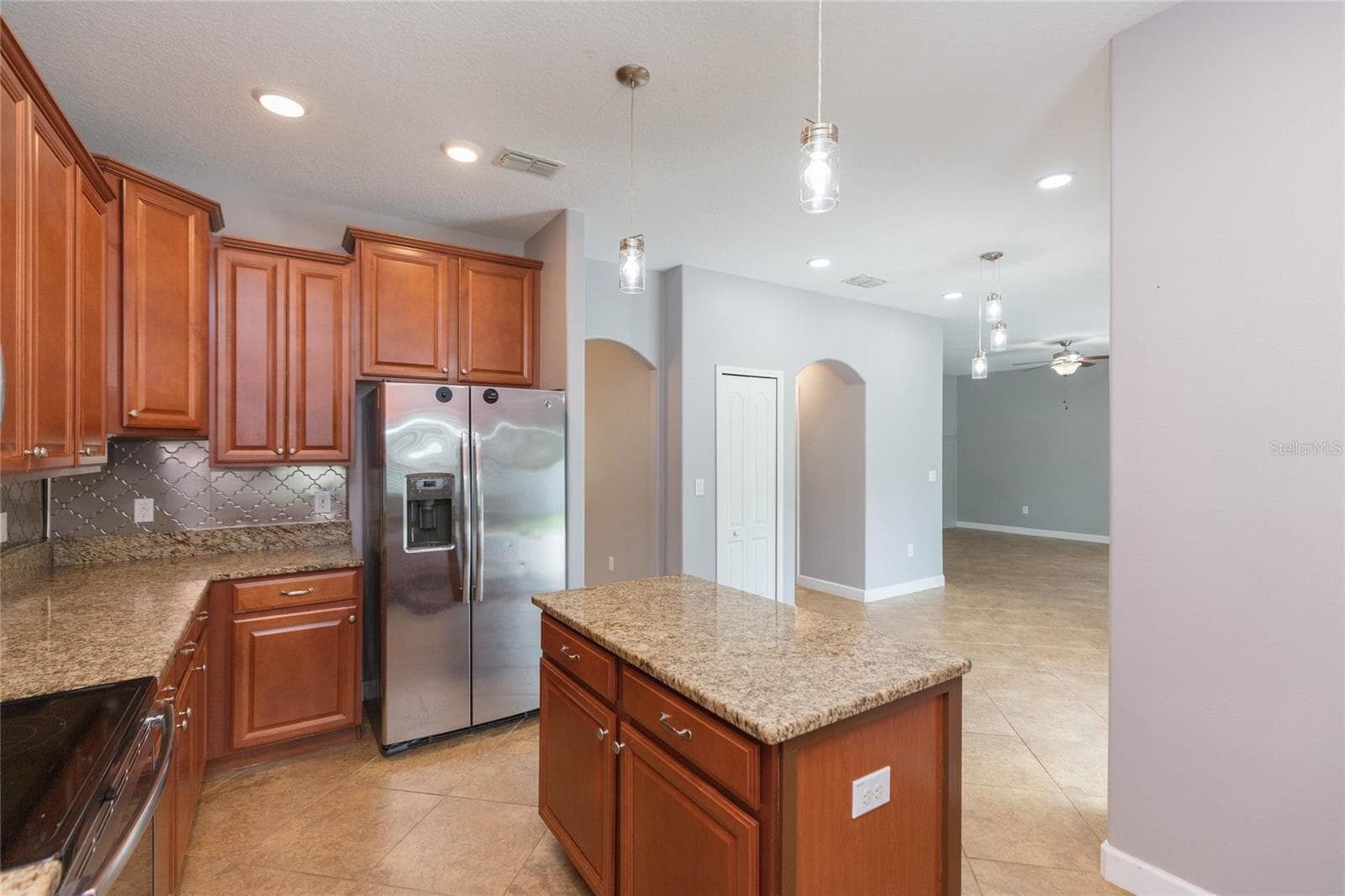 Single Family Residence at 11508 MANSFIELD POINT DR, RIVERVIEW, photo 21 of 47