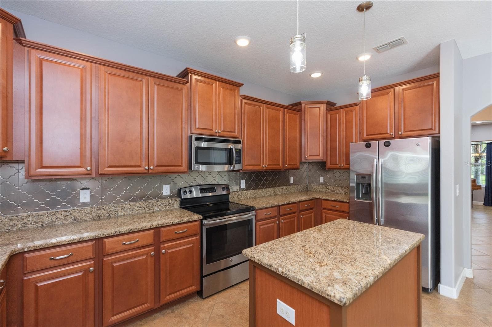 Single Family Residence at 11508 MANSFIELD POINT DR, RIVERVIEW, photo 22 of 47