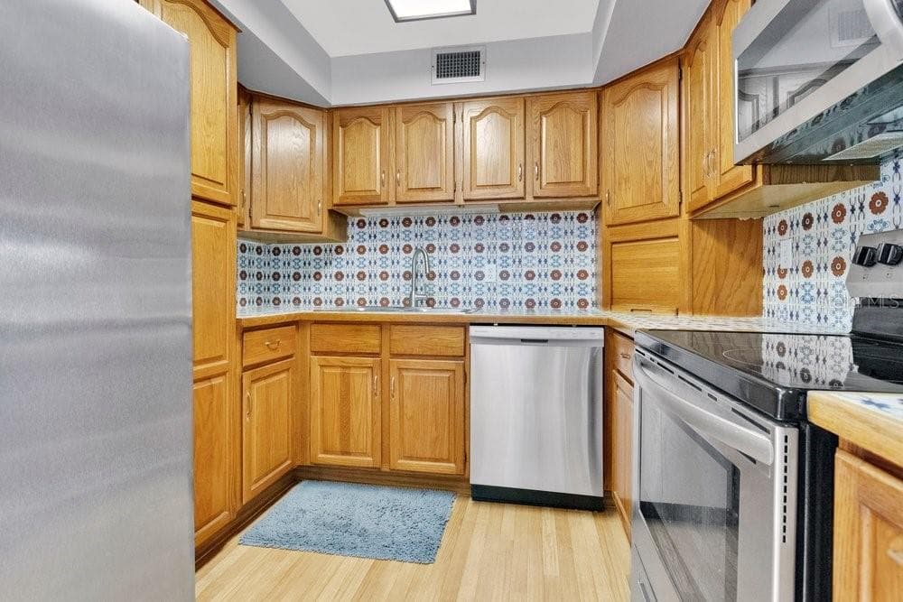 Stainless appliances - 7400 36TH AVE N, ST PETERSBURG