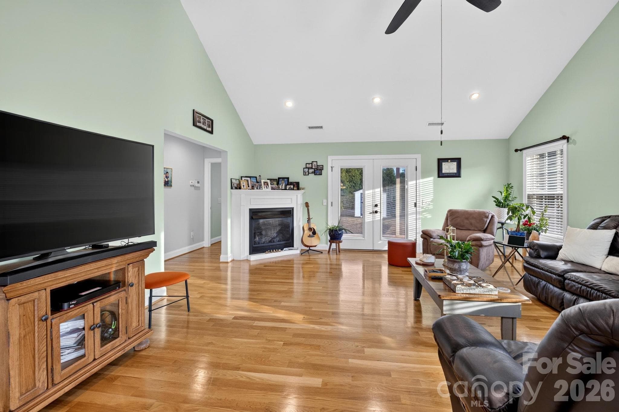 Single Family Residence at 100 Rivercliff Drive, Hudson, photo 11 of 48