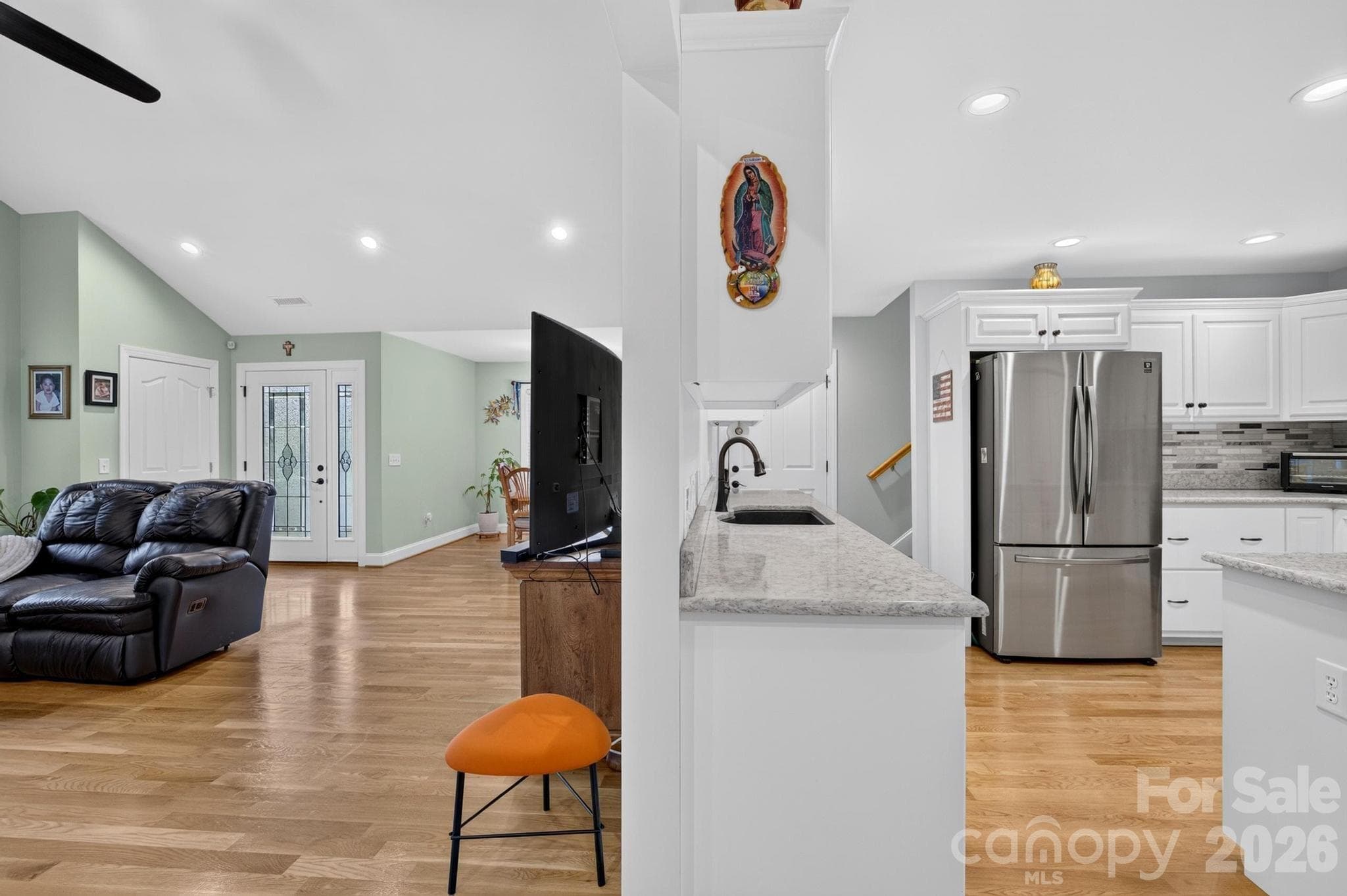 Single Family Residence at 100 Rivercliff Drive, Hudson, photo 17 of 48