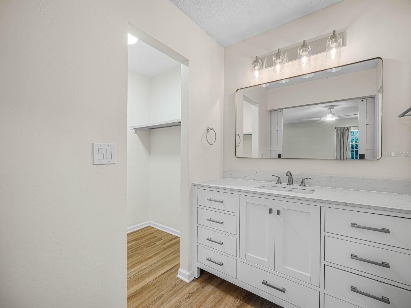 Single Family Residence at 619 LAKE BLUE DR, LAKE PLACID, photo 14 of 47