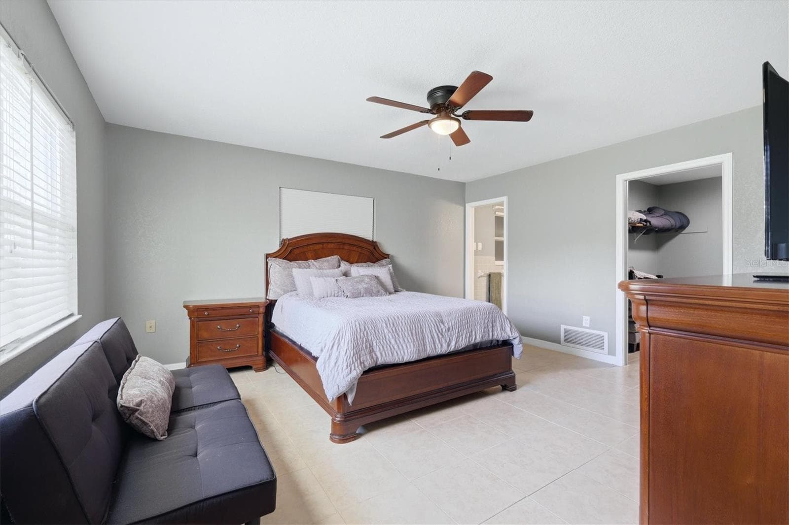 Single Family Residence at 15231 CHAMBERLAIN BLVD, PORT CHARLOTTE, photo 14 of 46