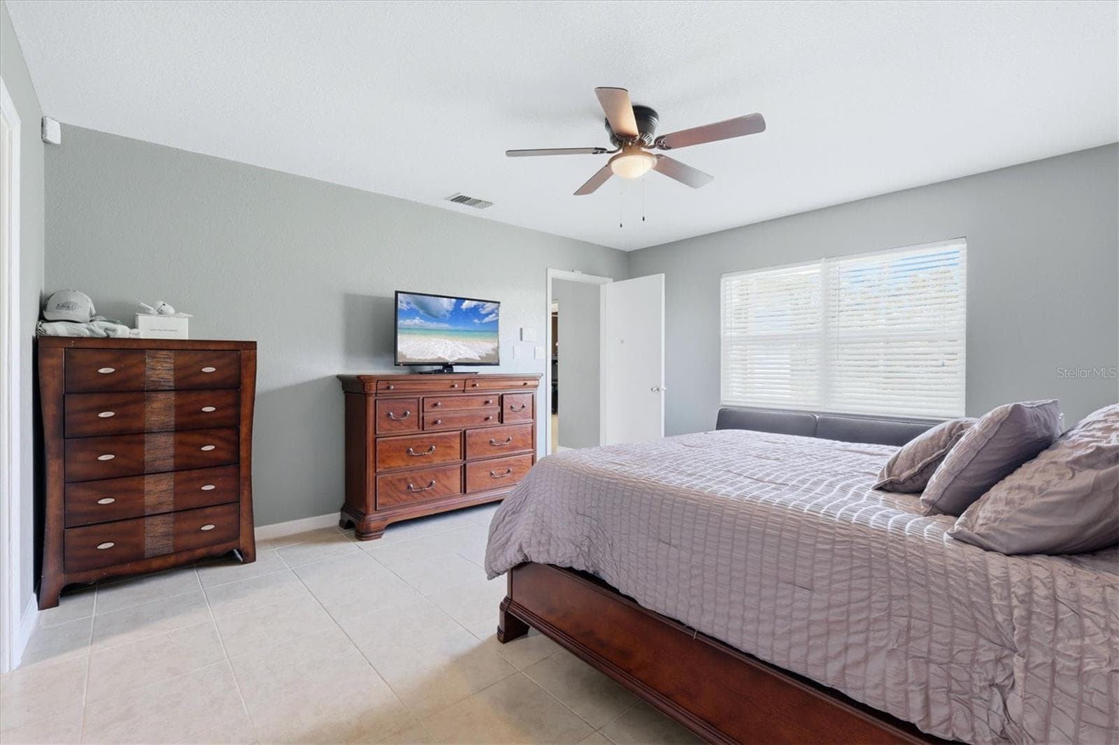 Single Family Residence at 15231 CHAMBERLAIN BLVD, PORT CHARLOTTE, photo 15 of 46