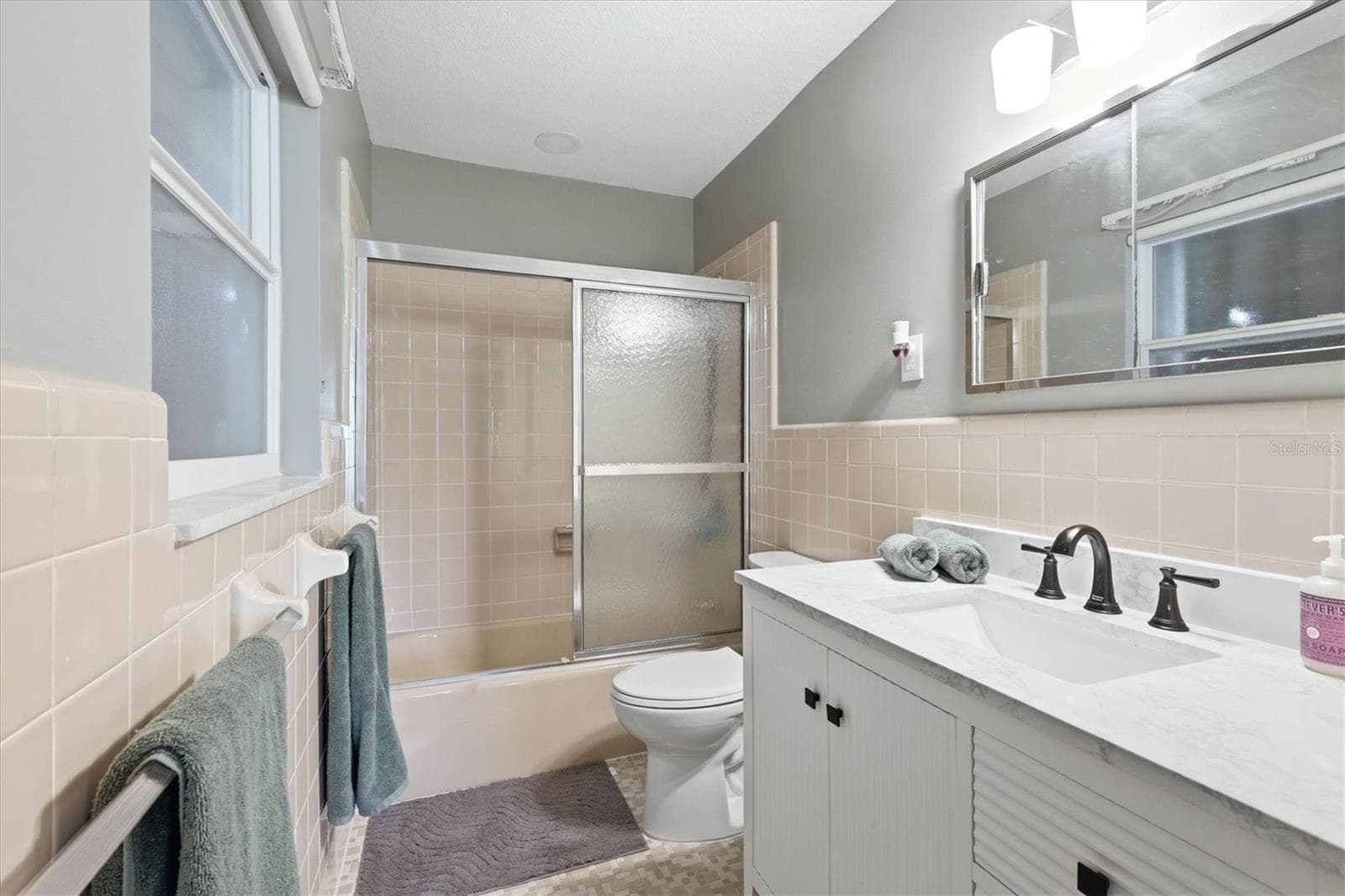 Single Family Residence at 15231 CHAMBERLAIN BLVD, PORT CHARLOTTE, photo 17 of 46