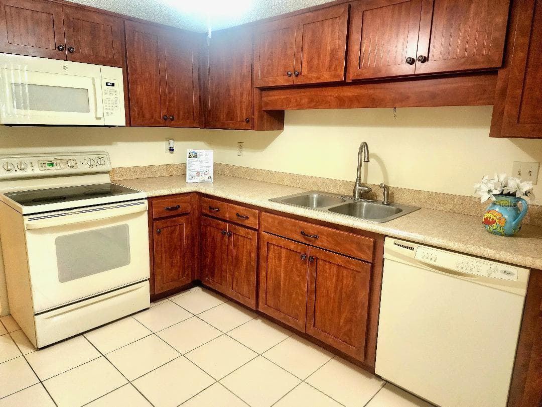 Condominium at 603 BALDWIN AVE #B, SAFETY HARBOR, photo 6 of 50