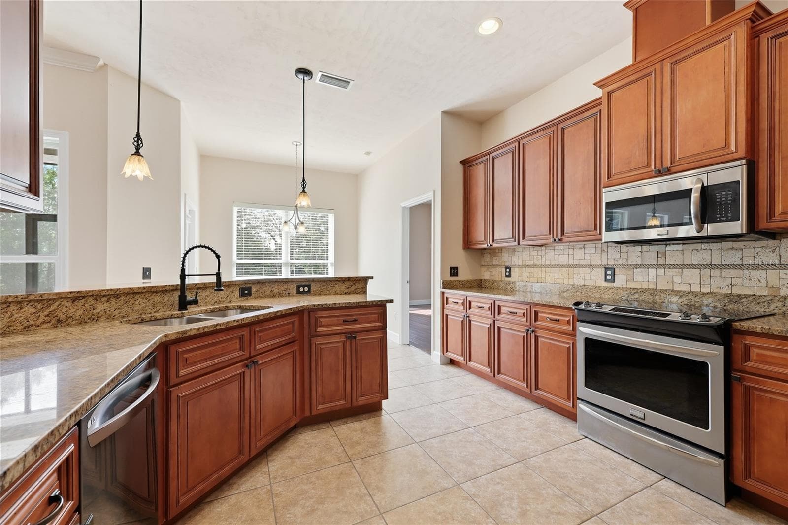 Single Family Residence at 14825 NW 151ST LN, ALACHUA, photo 17 of 47