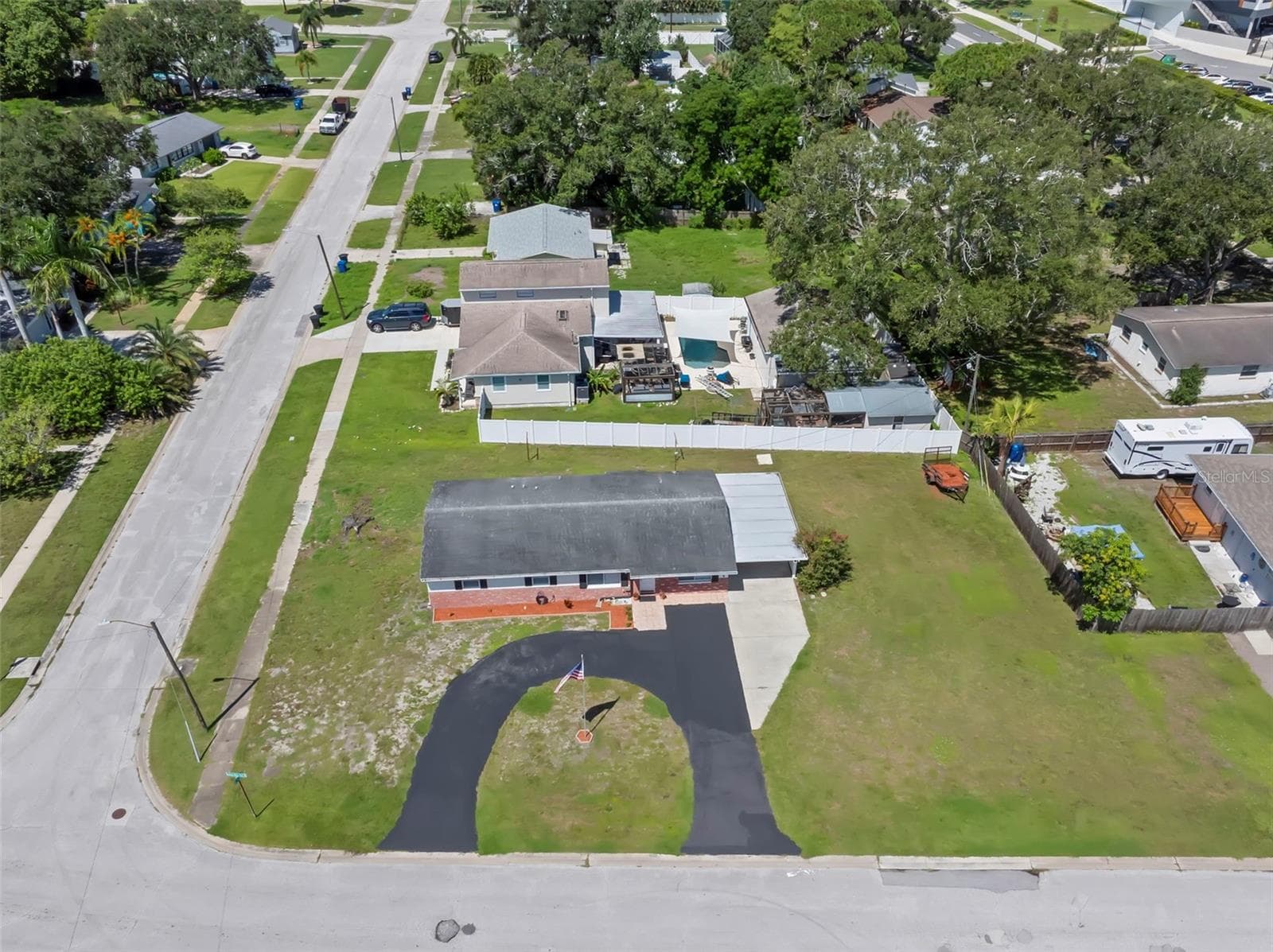 Single Family Residence at 6100 WOODROW WILSON BLVD NE, ST PETERSBURG, photo 33 of 38