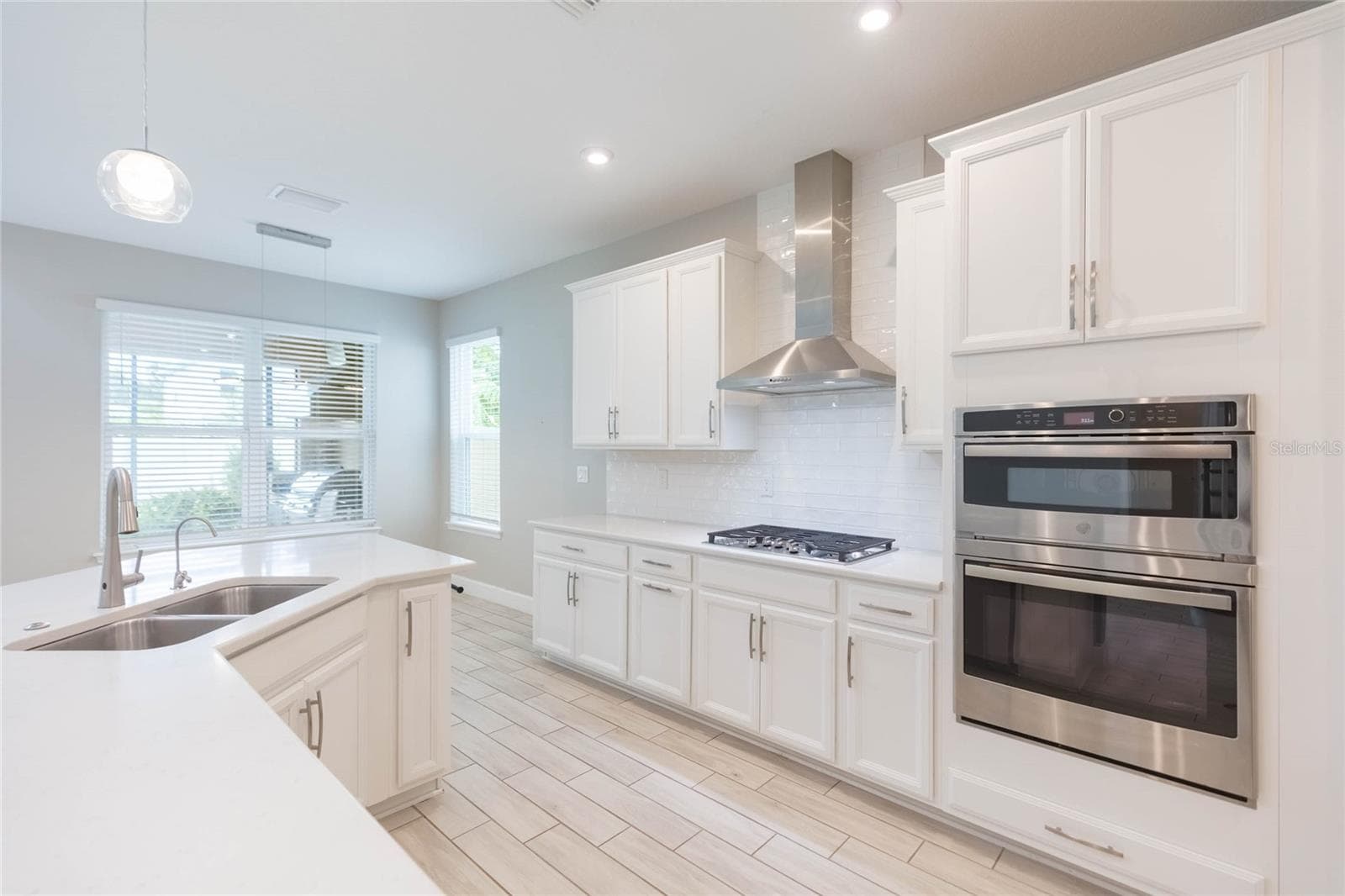 Sink & Built In Ovens - 13649 CANNON DR, ODESSA