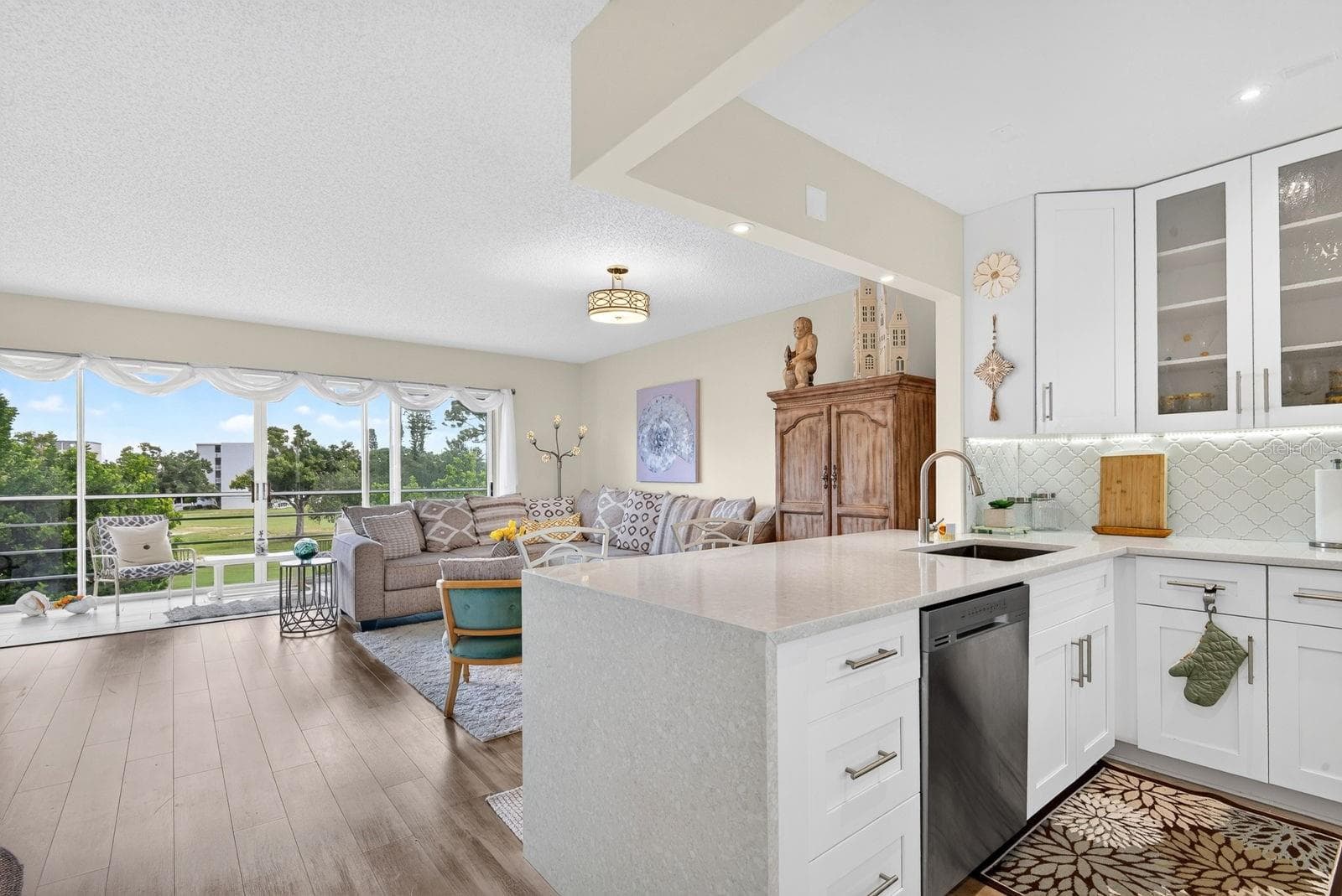 Lots of natural light in entire home - 4240 IRONWOOD CIR #302A, BRADENTON