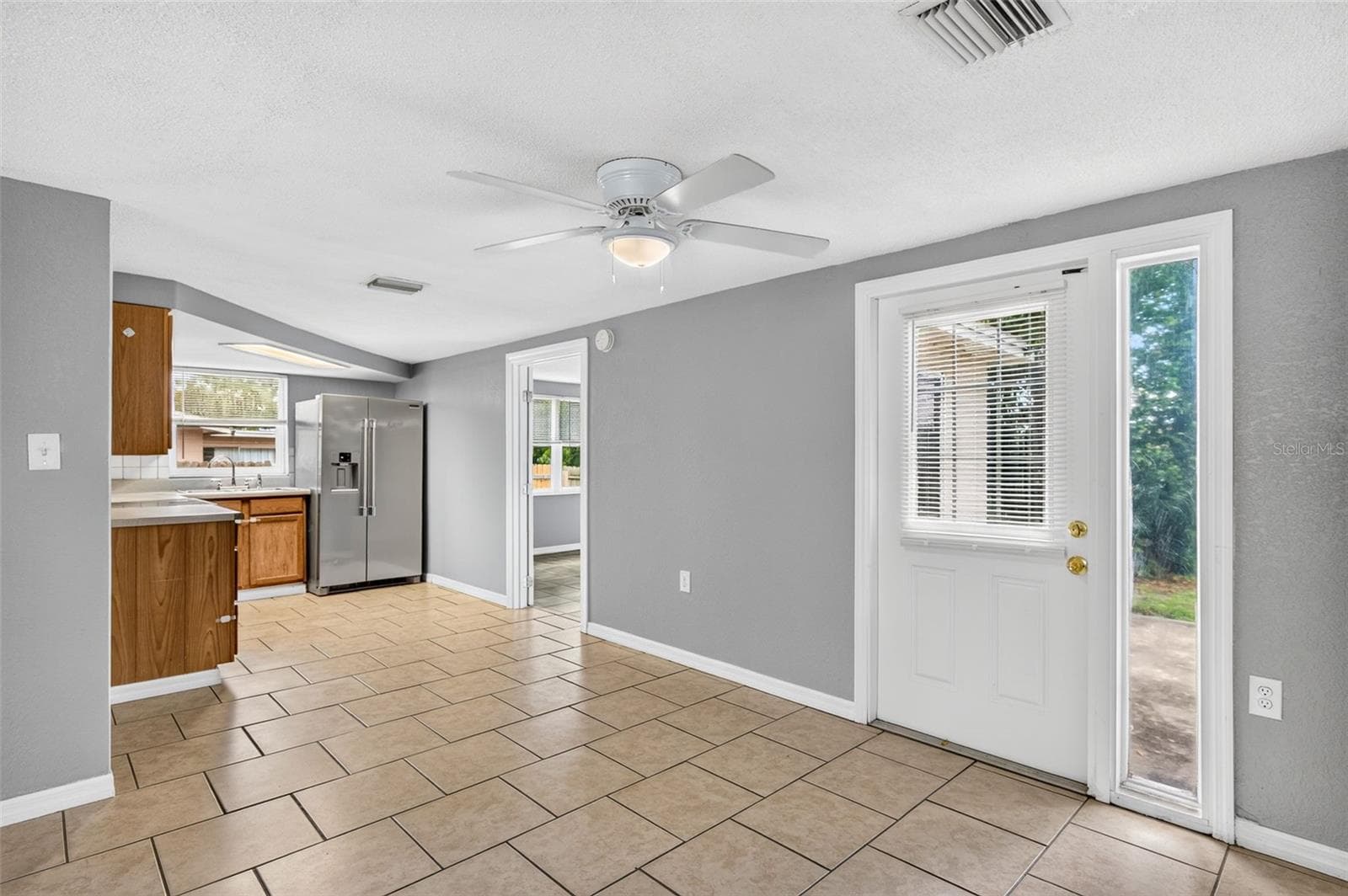 Single Family Residence at 9831 RAINBOW LN, PORT RICHEY, photo 5 of 24
