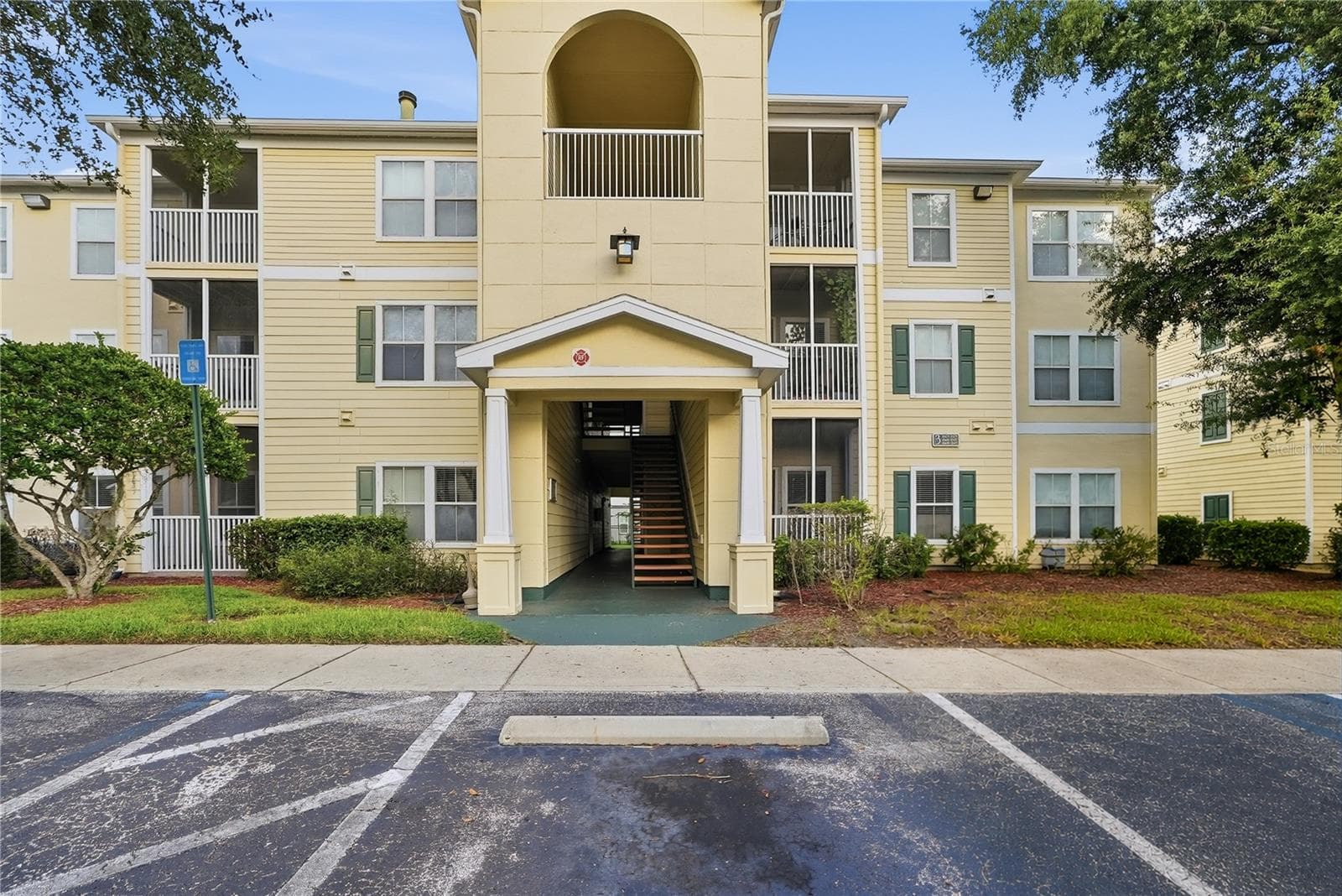 18471 BRIDLE CLUB DR