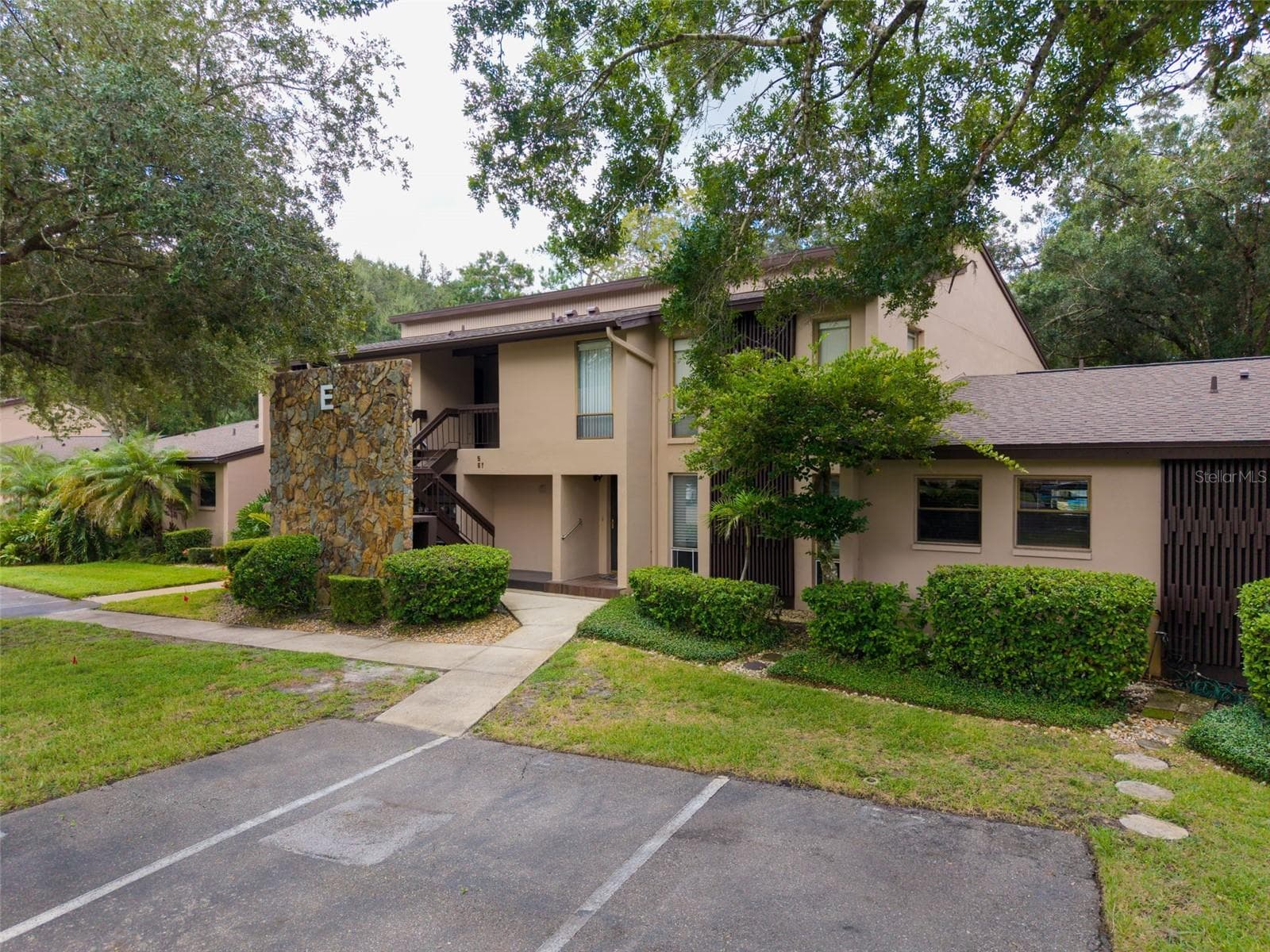 1400 TARPON WOODS BLVD #E6