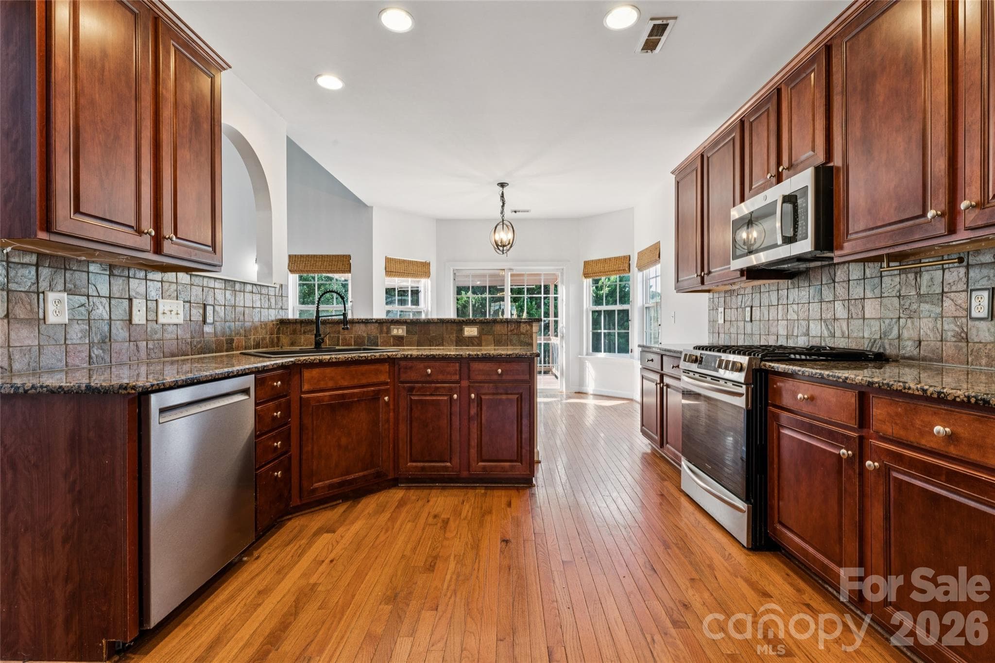 Single Family Residence at 104 Planters Drive, Statesville, photo 11 of 42