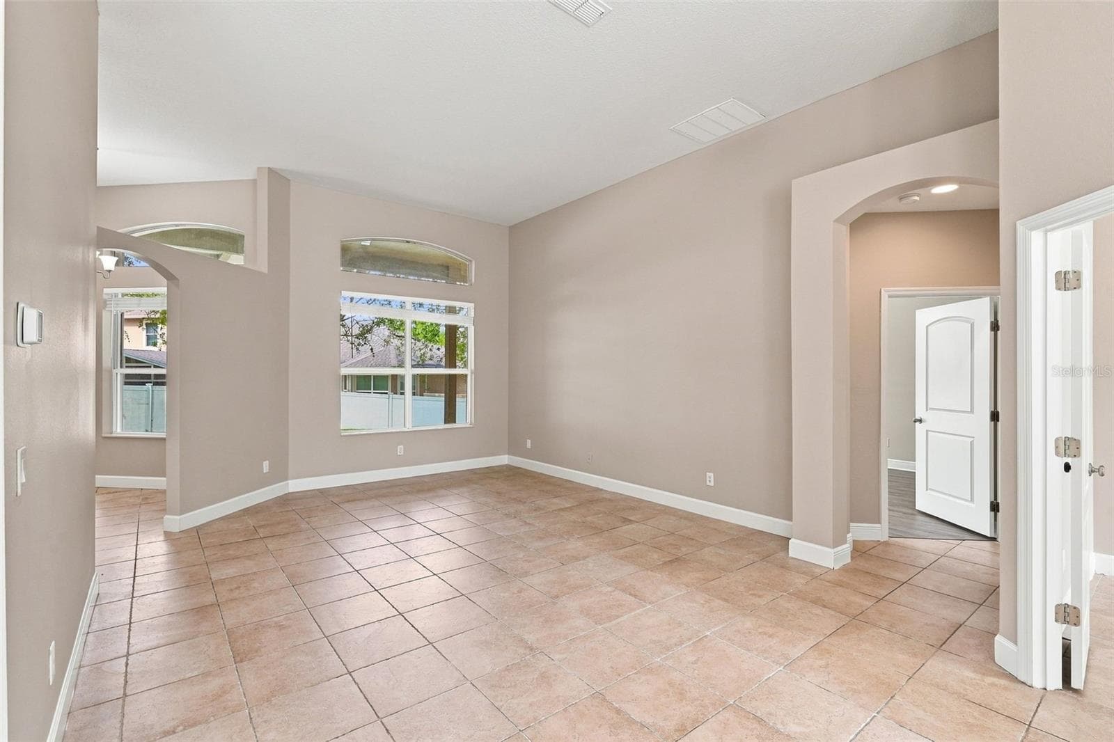 Single Family Residence at 1341 JECENIA BLOSSOM DR, APOPKA, photo 10 of 36