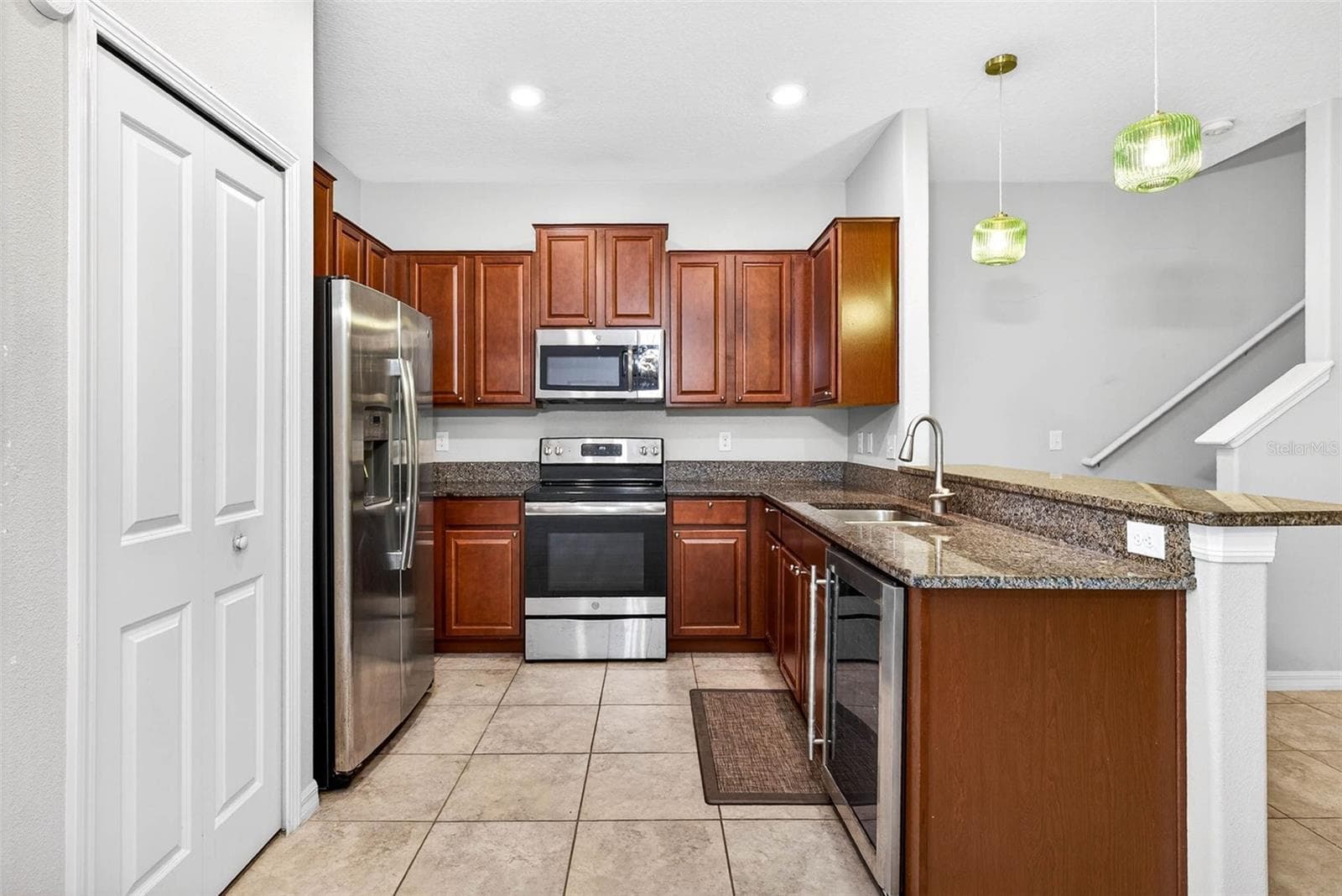 Townhouse at 9754 PEMBROOKE PINES, SUN CITY CENTER, photo 4 of 50