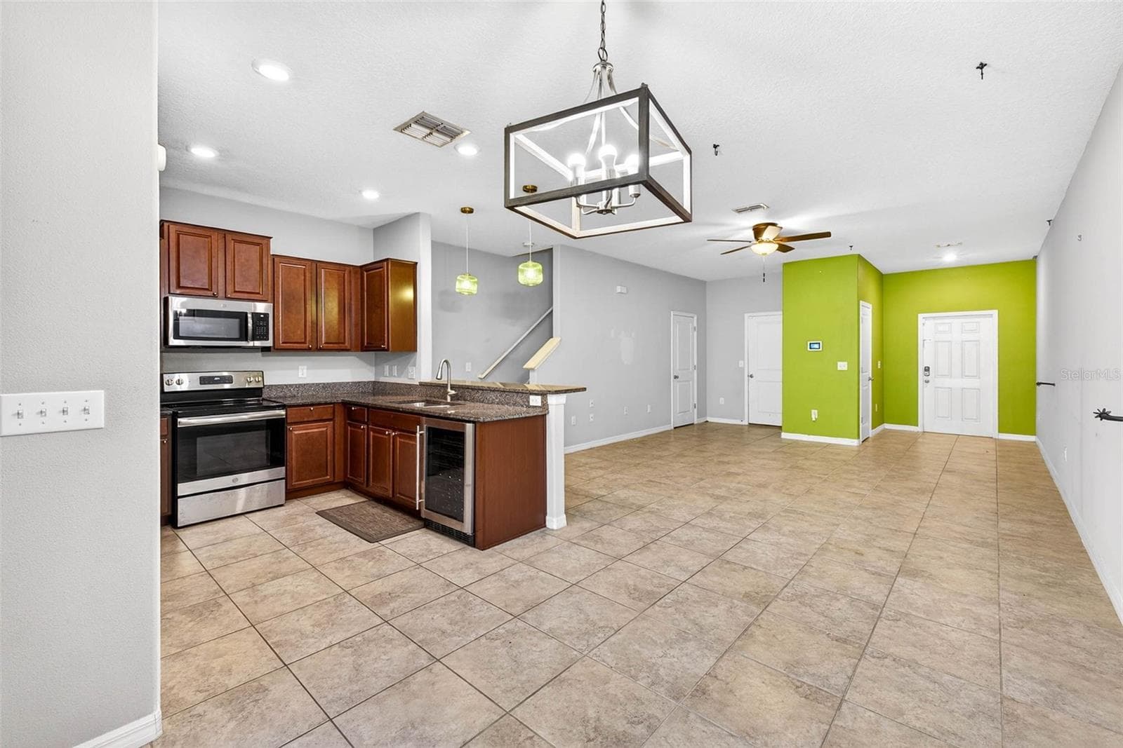 Townhouse at 9754 PEMBROOKE PINES, SUN CITY CENTER, photo 5 of 50