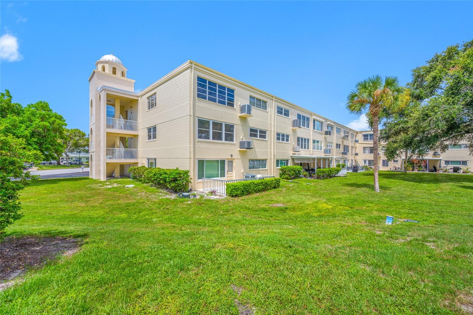 Condominium at 2258 WORLD PARKWAY BLVD W #40, CLEARWATER, photo 45 of 49