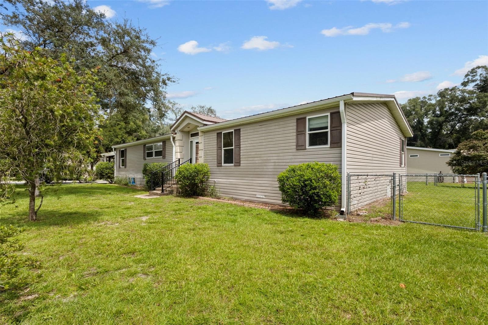 Manufactured Home at 17171 NW 80TH TER, TRENTON, photo 28 of 33
