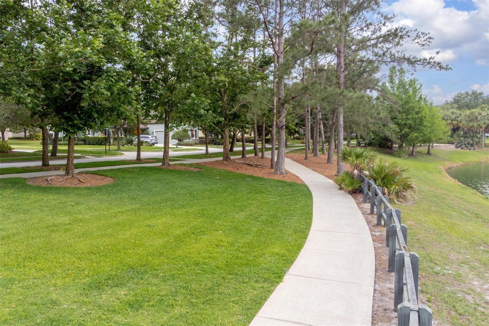 Walking trails - 114 IVYDALE MANOR DR, DELAND