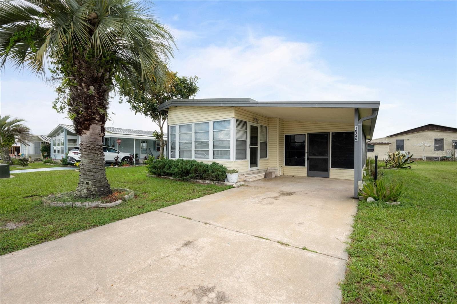 Manufactured Home at 36346 LE SABRE WAY, ZEPHYRHILLS, photo 3 of 37