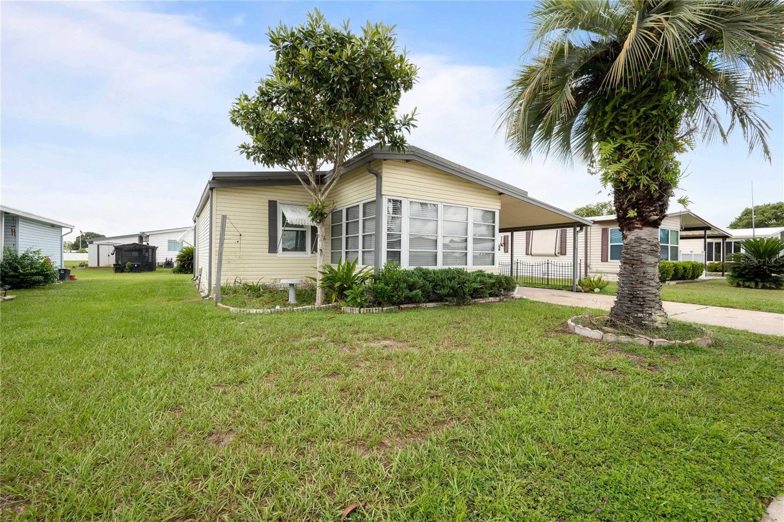 Manufactured Home at 36346 LE SABRE WAY, ZEPHYRHILLS, photo 4 of 37
