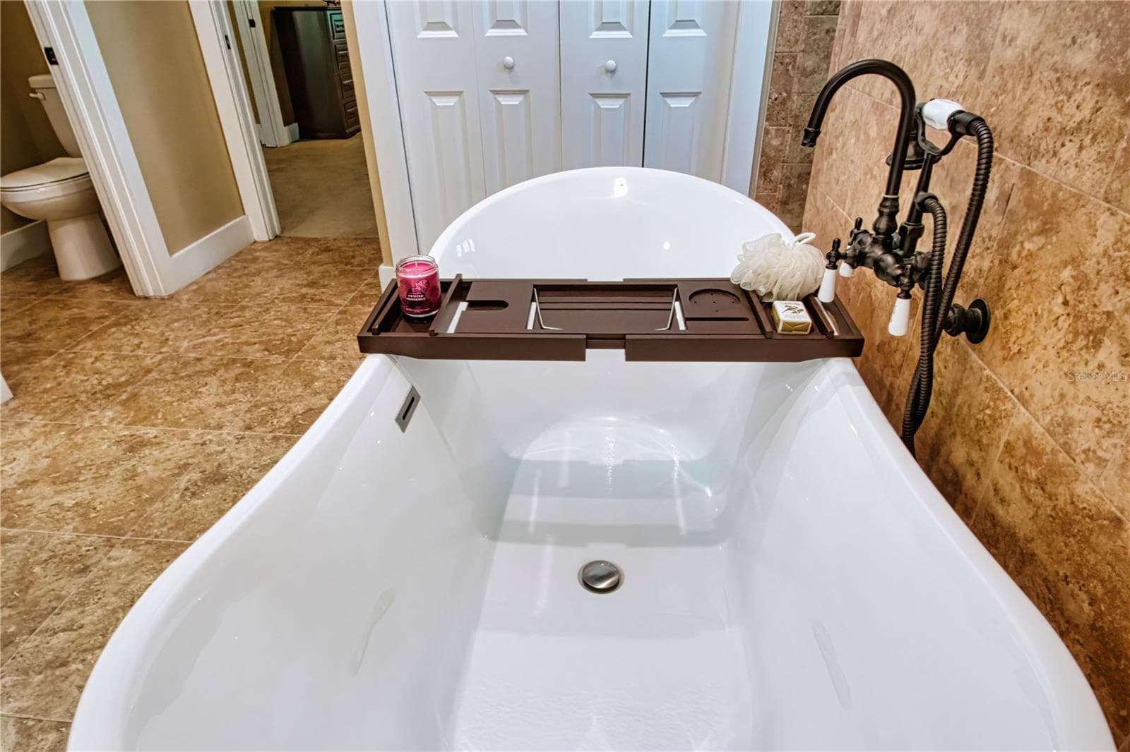 deep soaking tub - 1605 BUTCH CASSIDY TRL, WIMAUMA