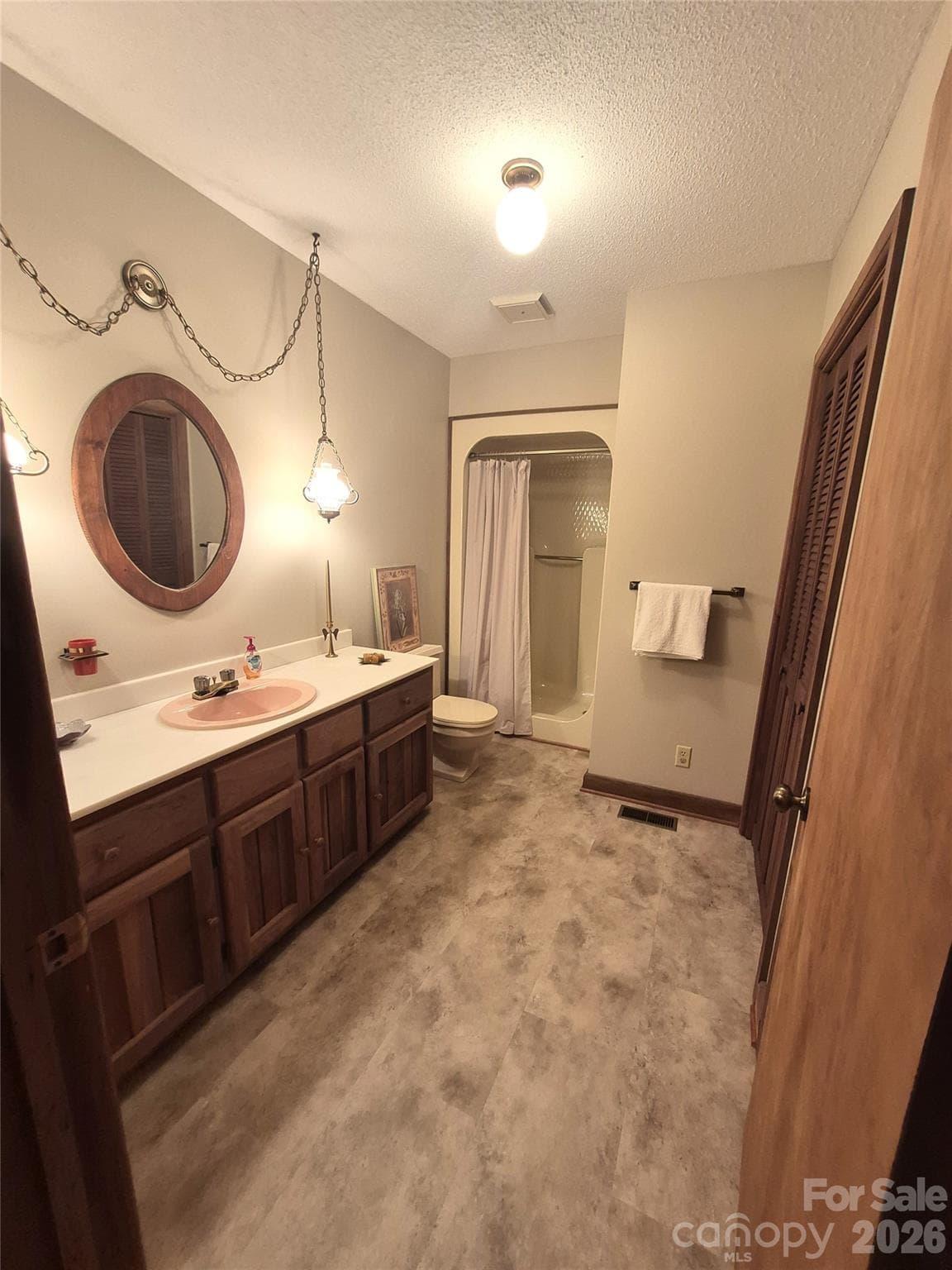 Hall Bath w/New Flooring and fearuring dbl closets - Hudson