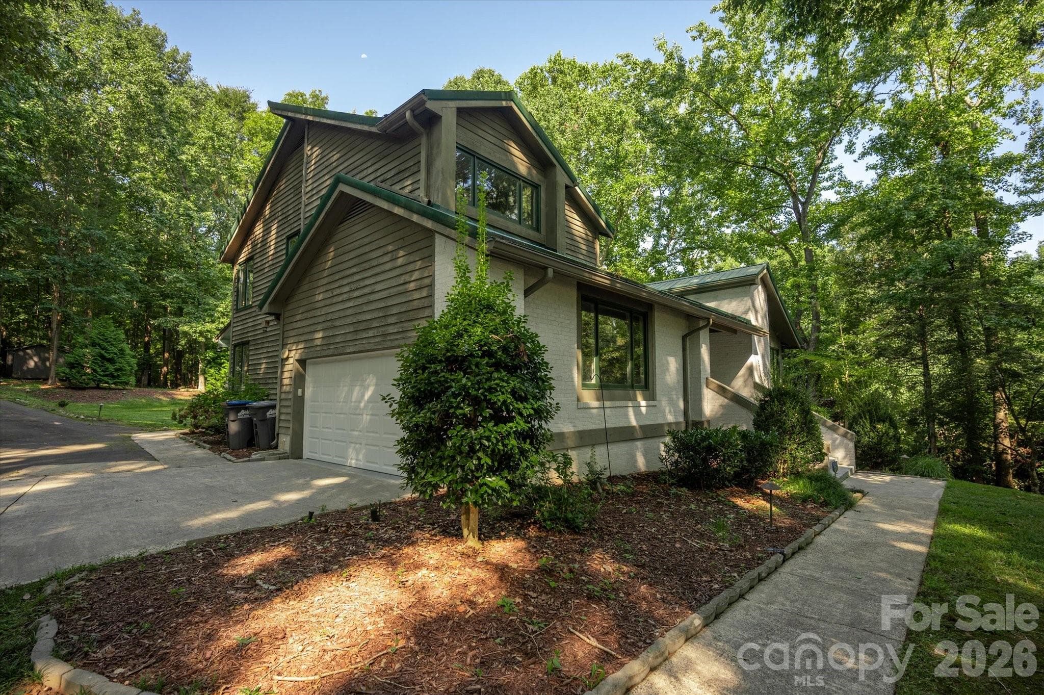 Single Family Residence at 4418 Horseshoe Bend, Matthews, photo 4 of 41