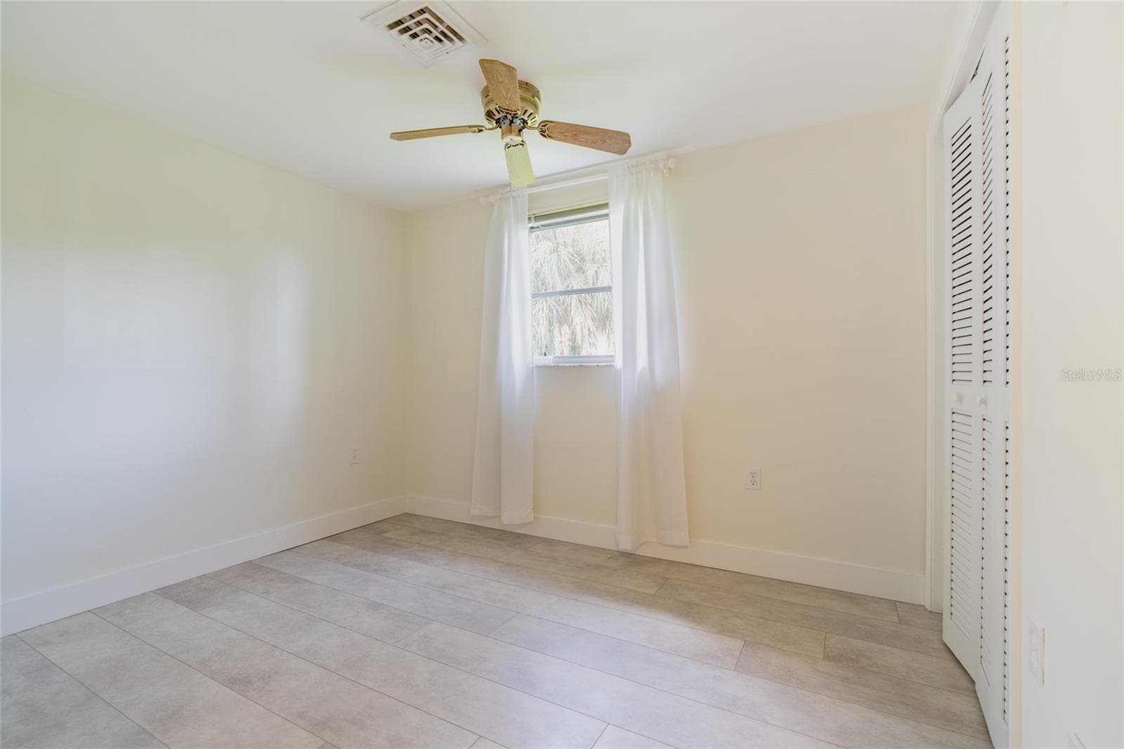 Single Family Residence at 605 BARNES PKWY, NOKOMIS, photo 33 of 50
