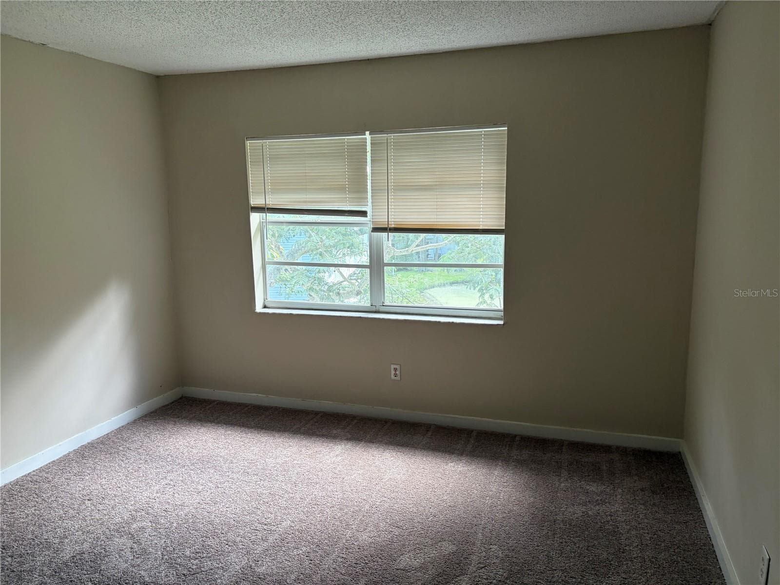 Townhouse at 7144 WATERSIDE DR, TAMPA, photo 7 of 8